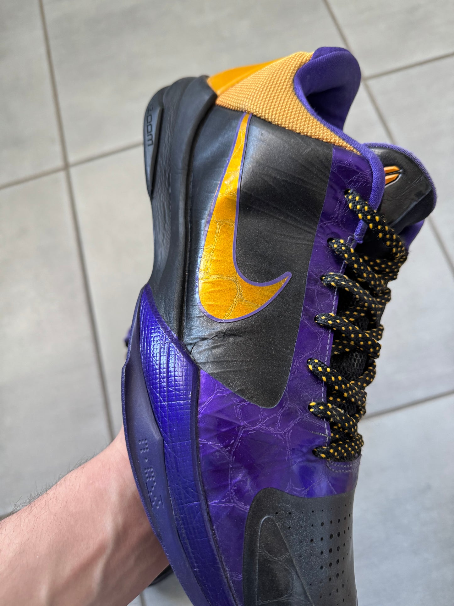 Nike Kobe 5 Lakers Away 2010