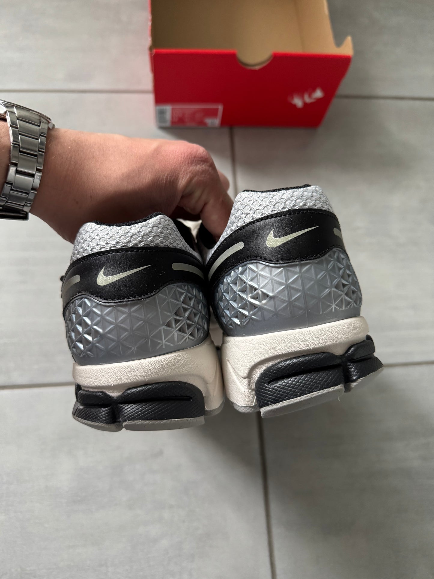 Nike Zoom Vomero 5 Photon Dust