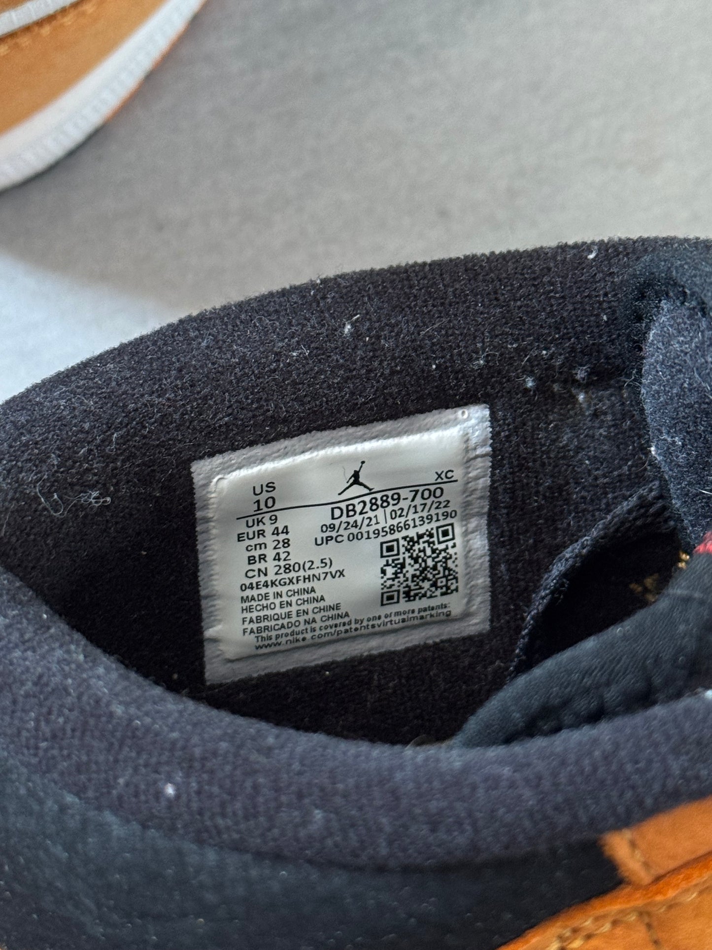Nike Air Jordan 1 High Gore-Tex Light Curry DB2889-700