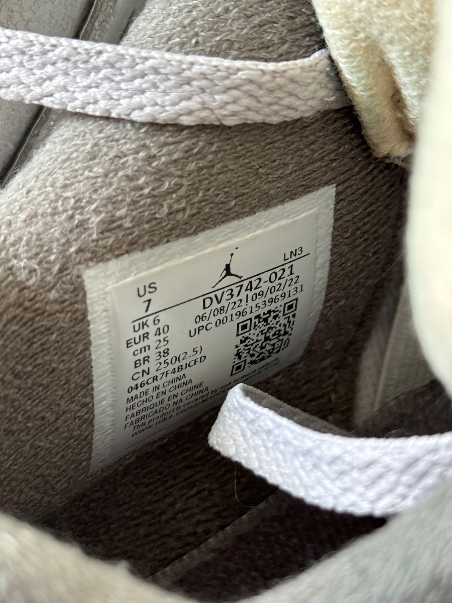 Air Jordan 4 Craft Photon Dust DV3742-001