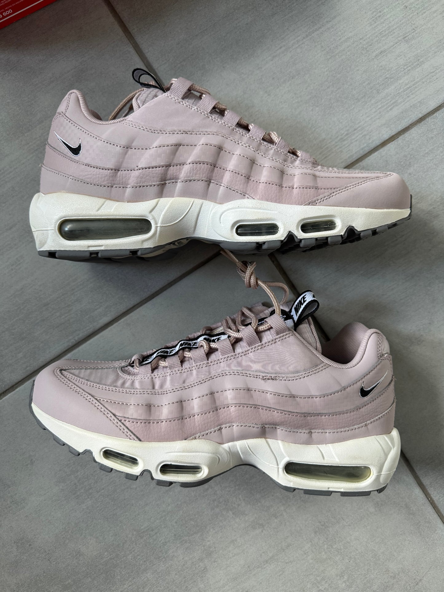 Nike Air Max 95 Particle Rose AQ4129-600