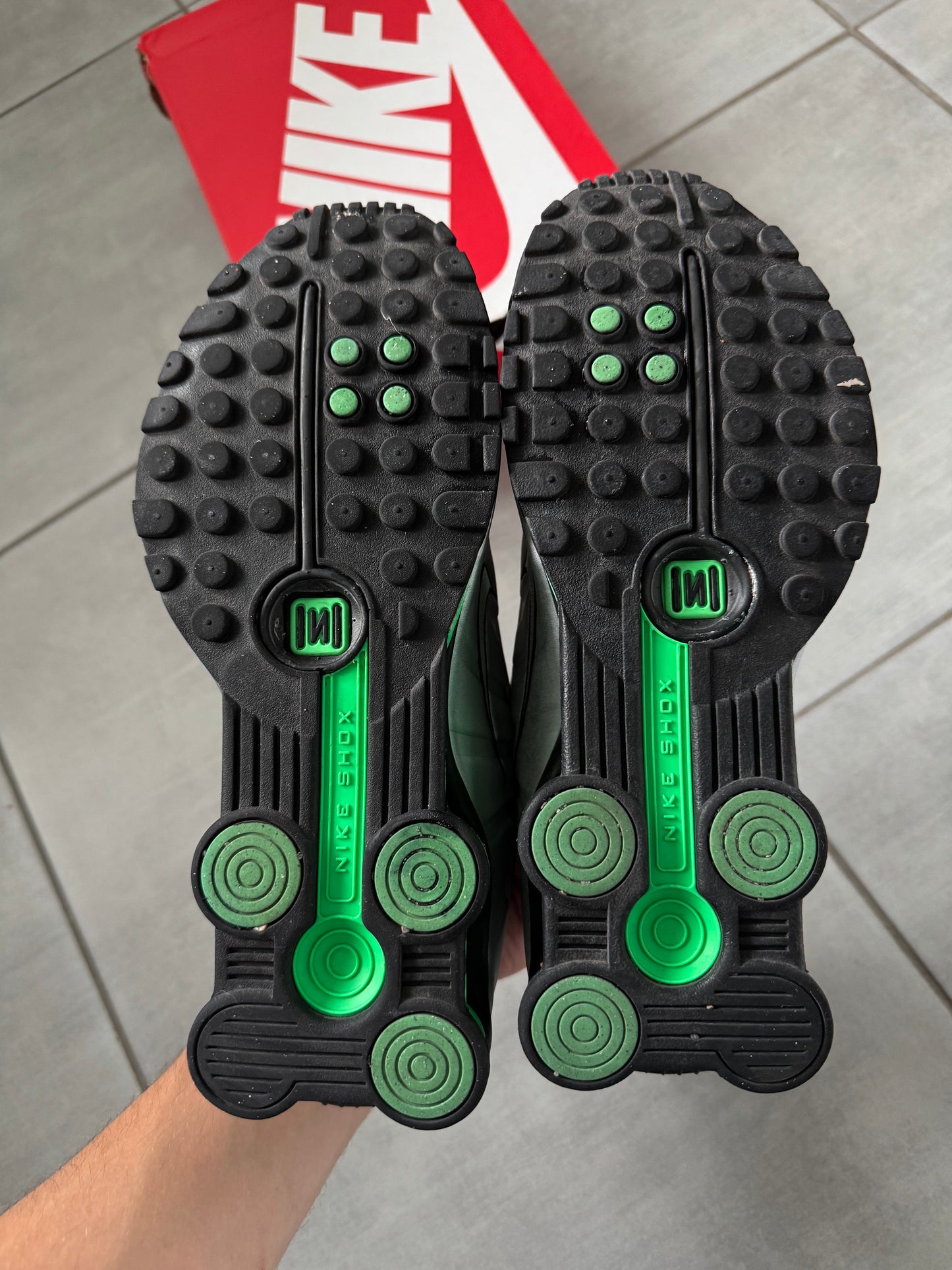 Nike Shox R4 Green HQ1988-006