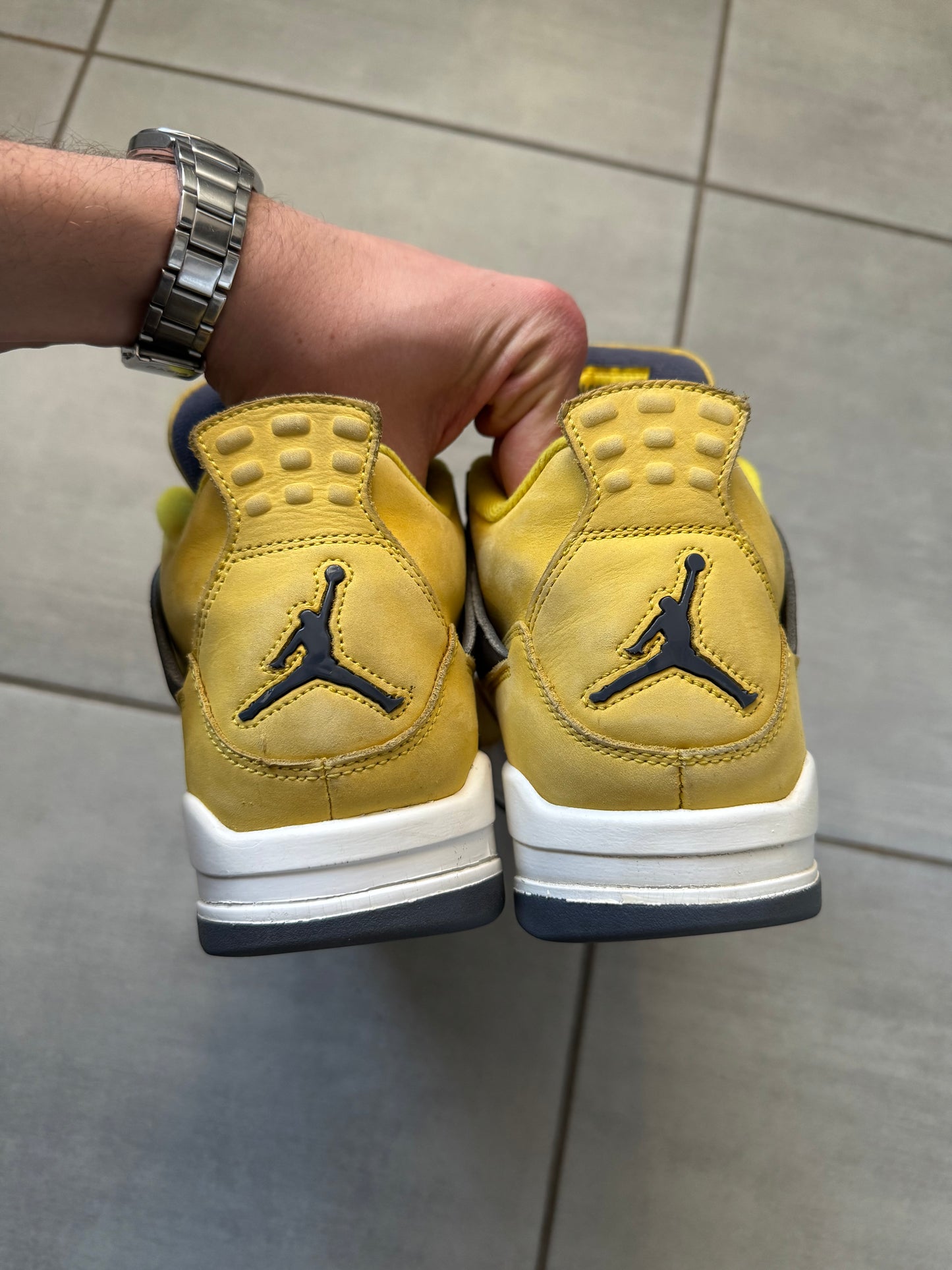 Air Jordan 4 Lightning