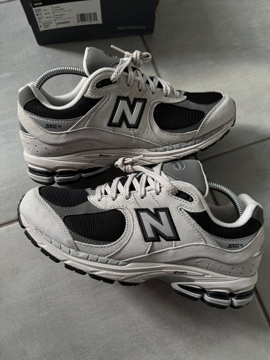 New Balance 2002R Black Grey M2002RFH