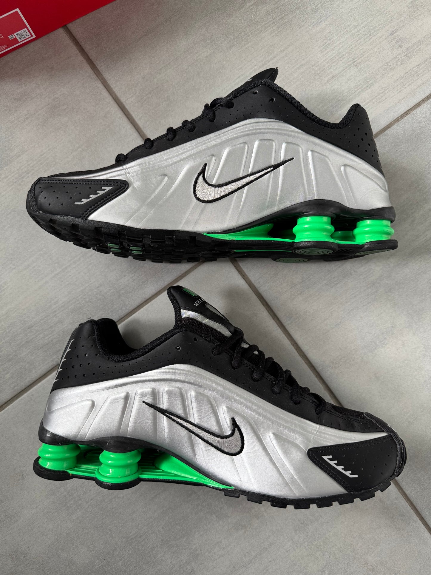Nike Shox R4 Green HQ1988-006