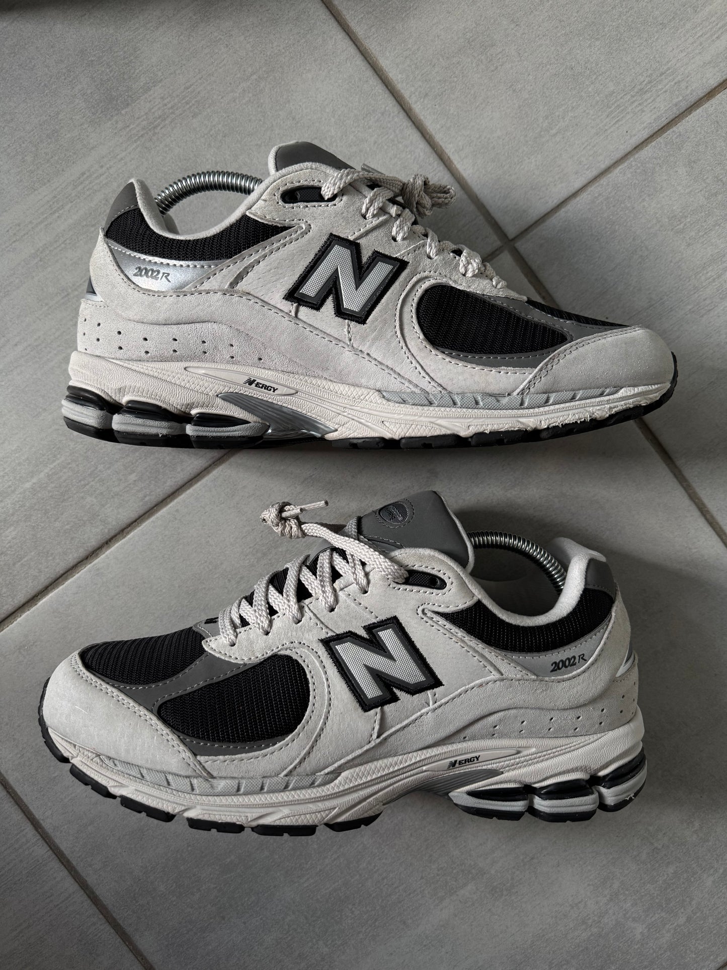 New Balance 2002R Black Grey M2002RFH