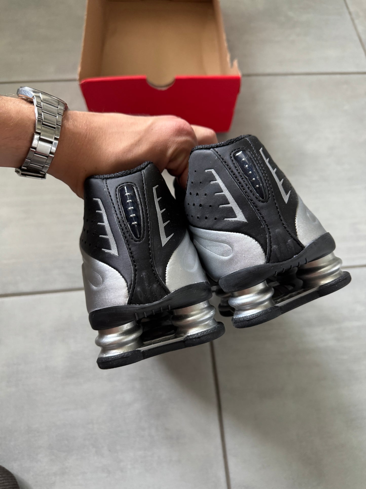 Nike Shox R4 Metallic Silver HQ1988-007