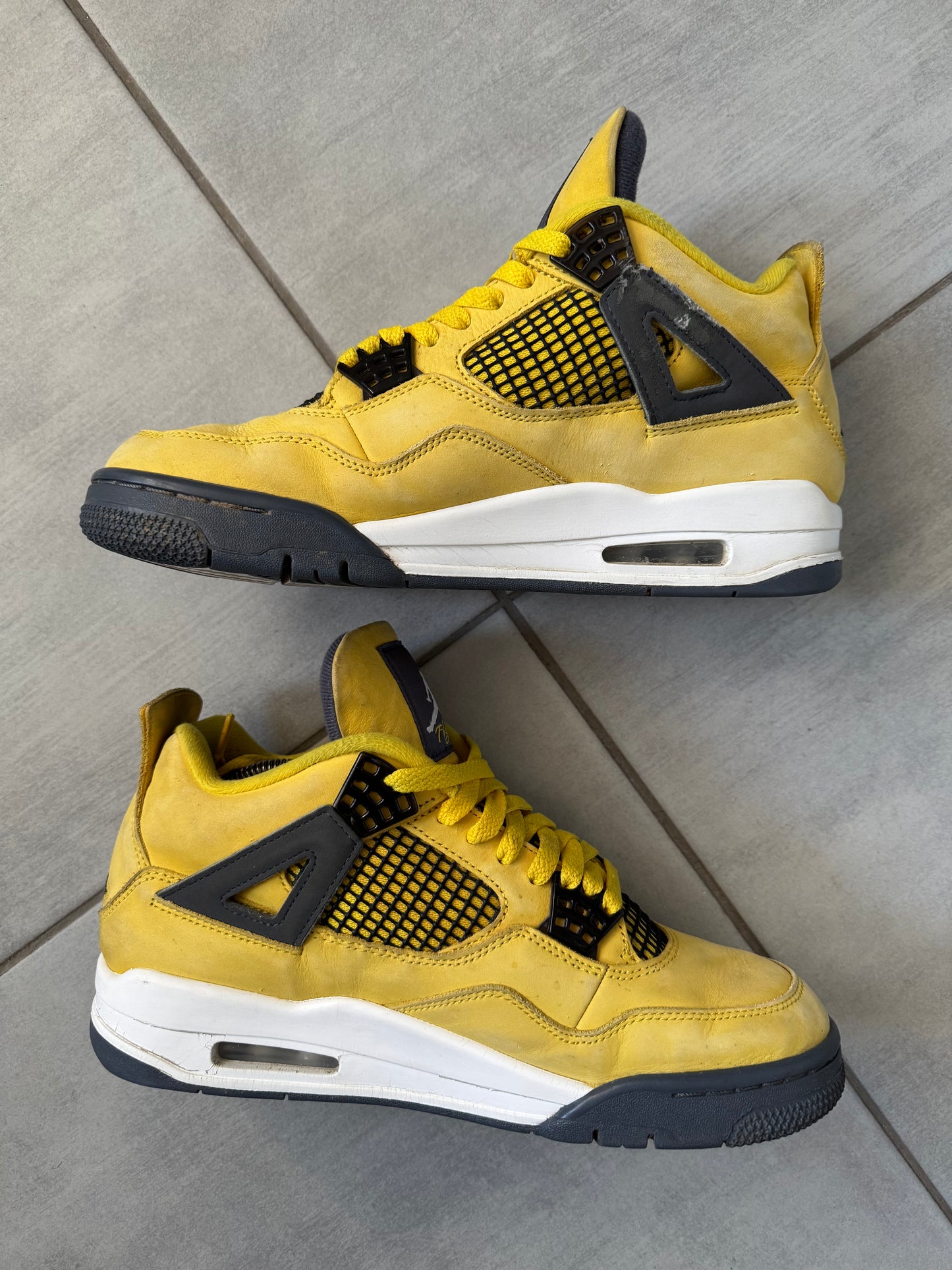 Air Jordan 4 Lightning