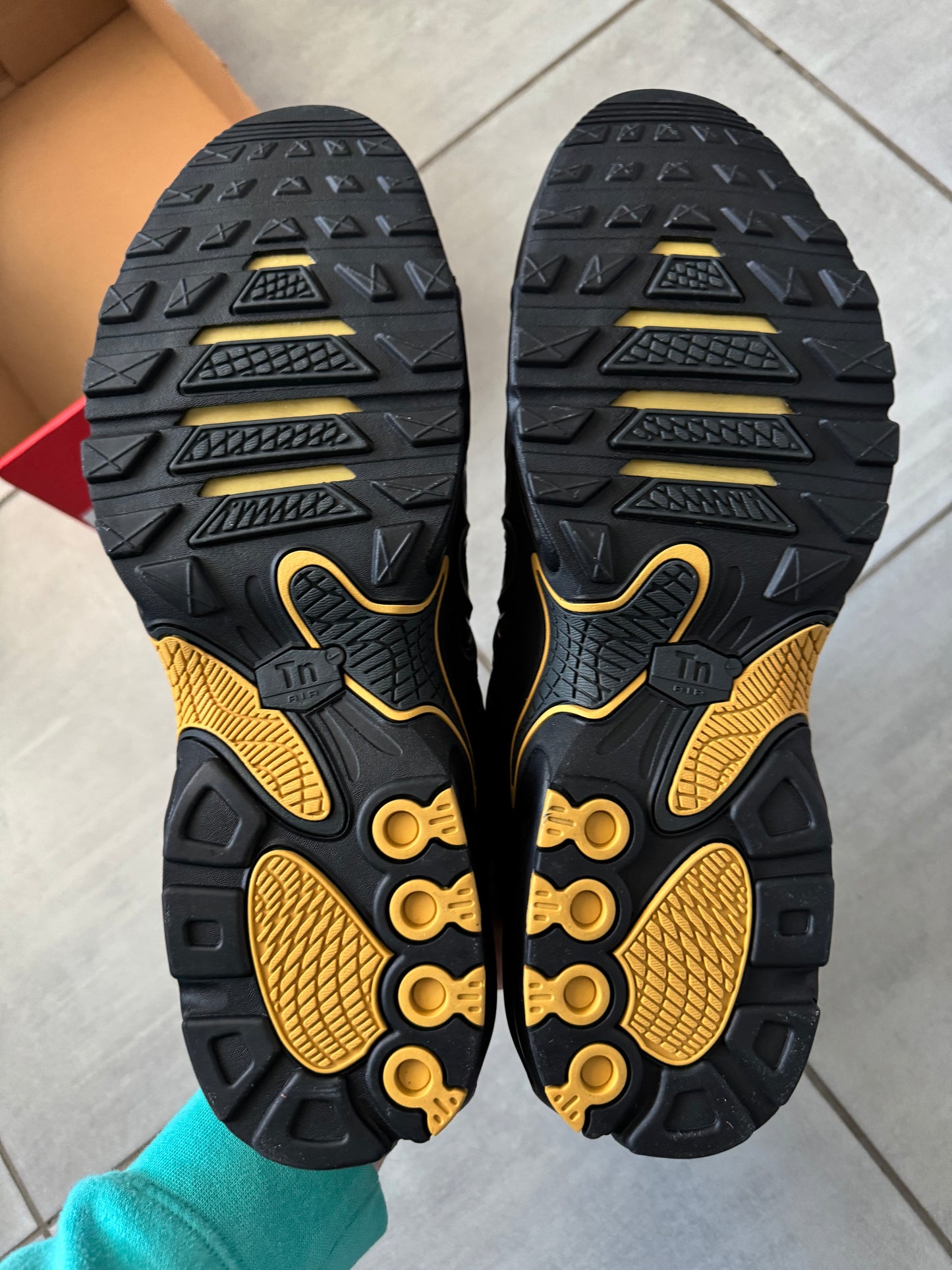 Nike Air Max Plus Drift x PSG
