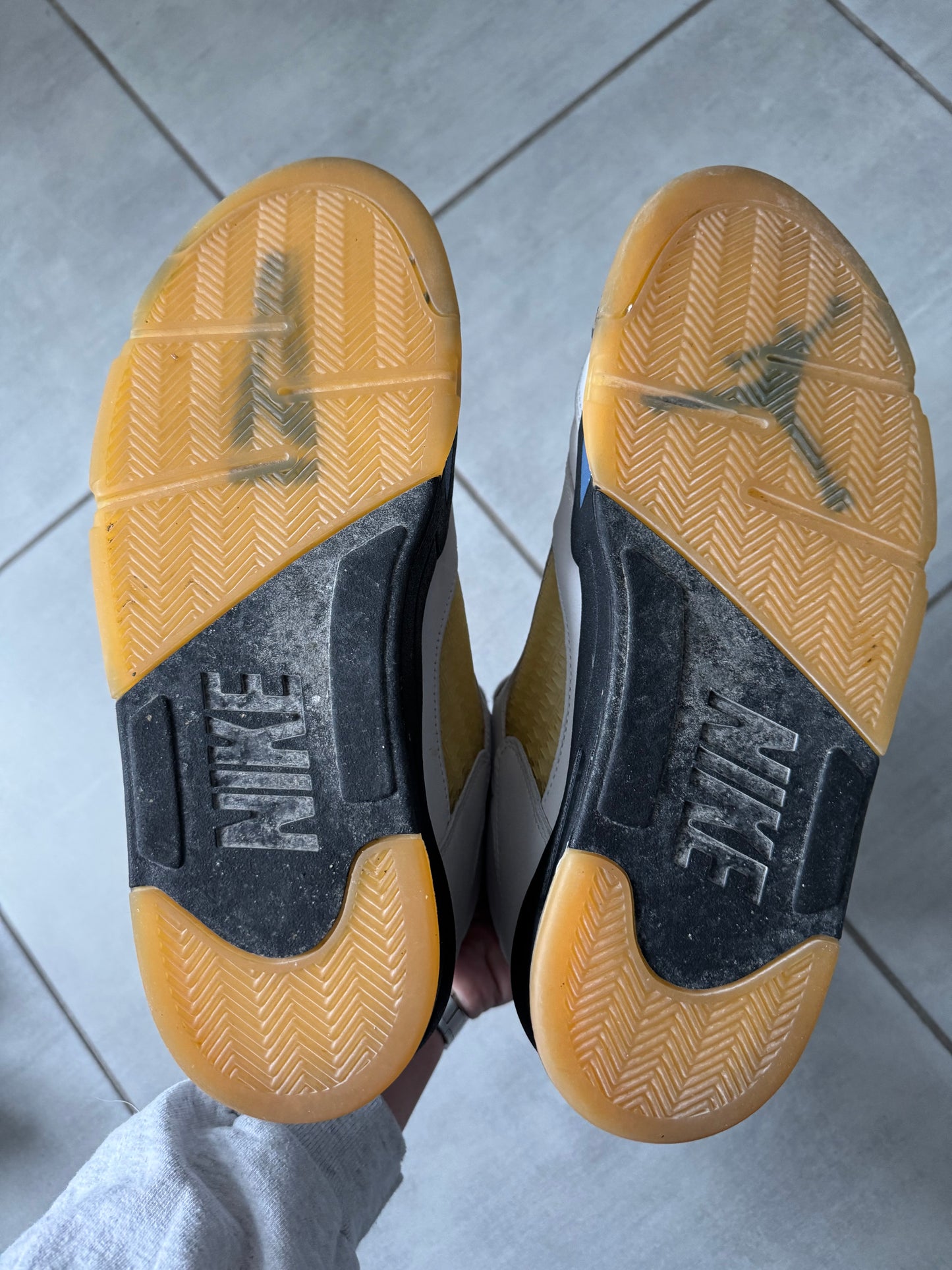 Air Jordan 5 x A Ma Maniere "Dawn"