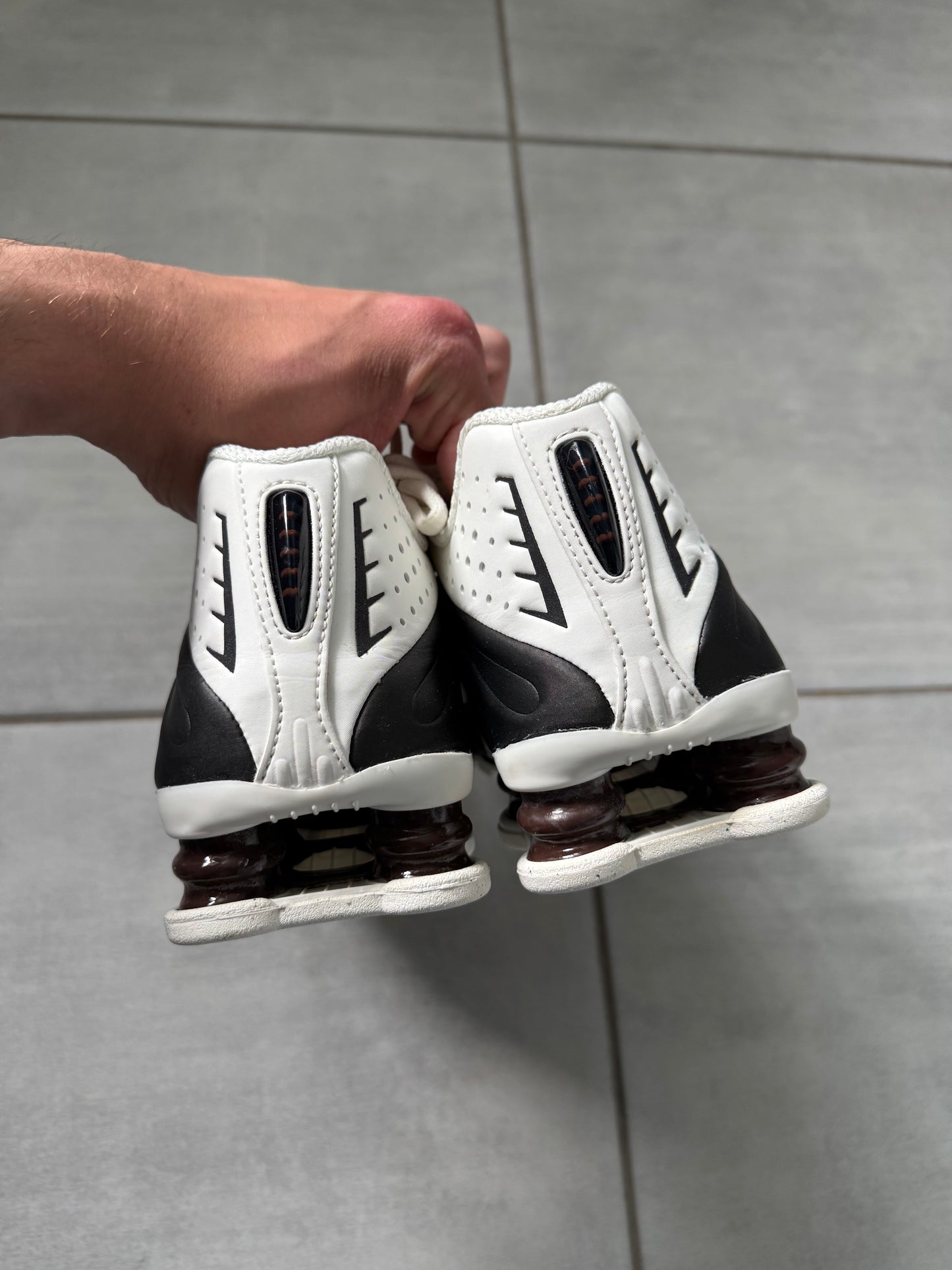 Nike Shox R4 Sail Fauna AR3565-104