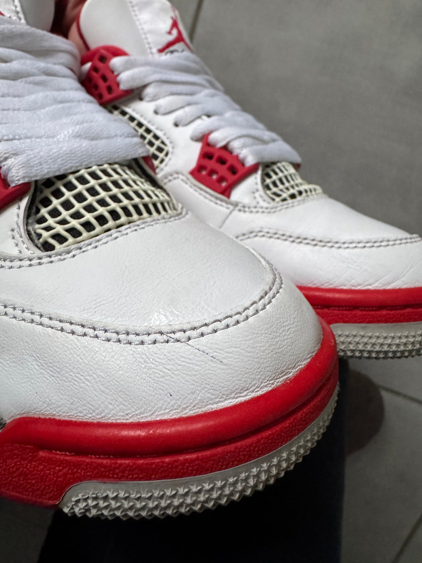 Air Jordan 4 Fire Red