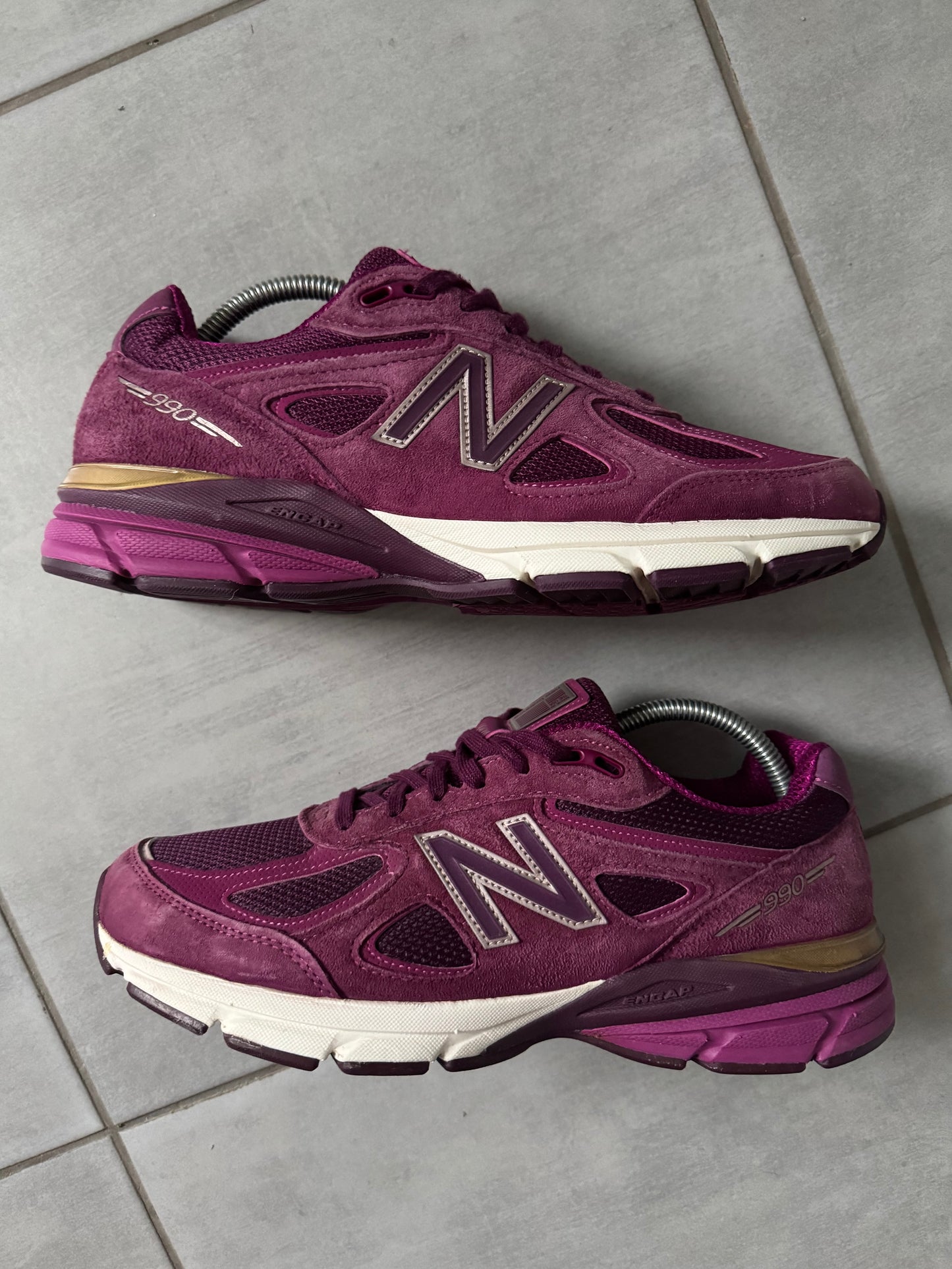 New Balance 990v4 Burgundy