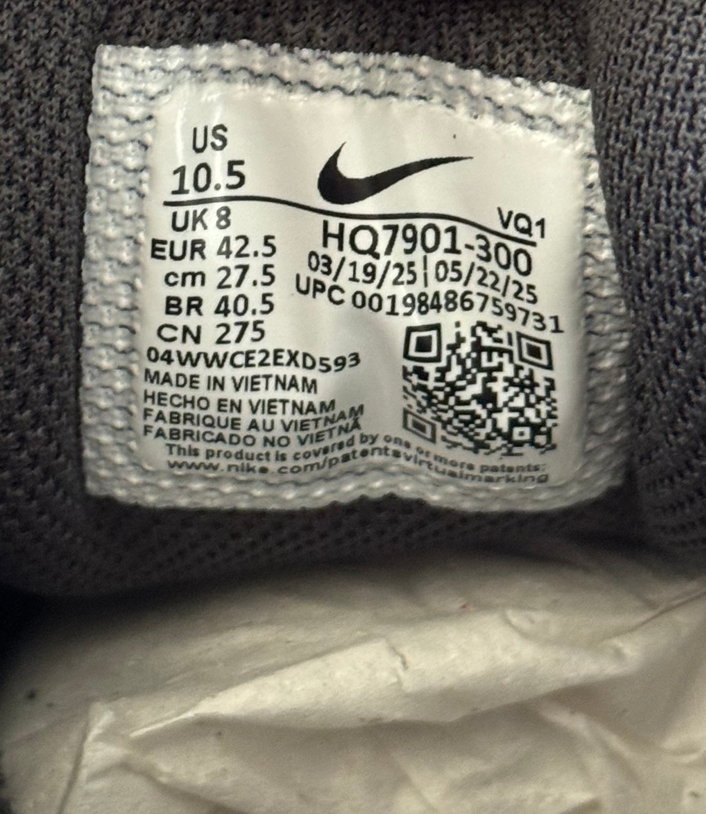 Nike V5 Runner Seaweed Metallic Silver HQ7901-300
