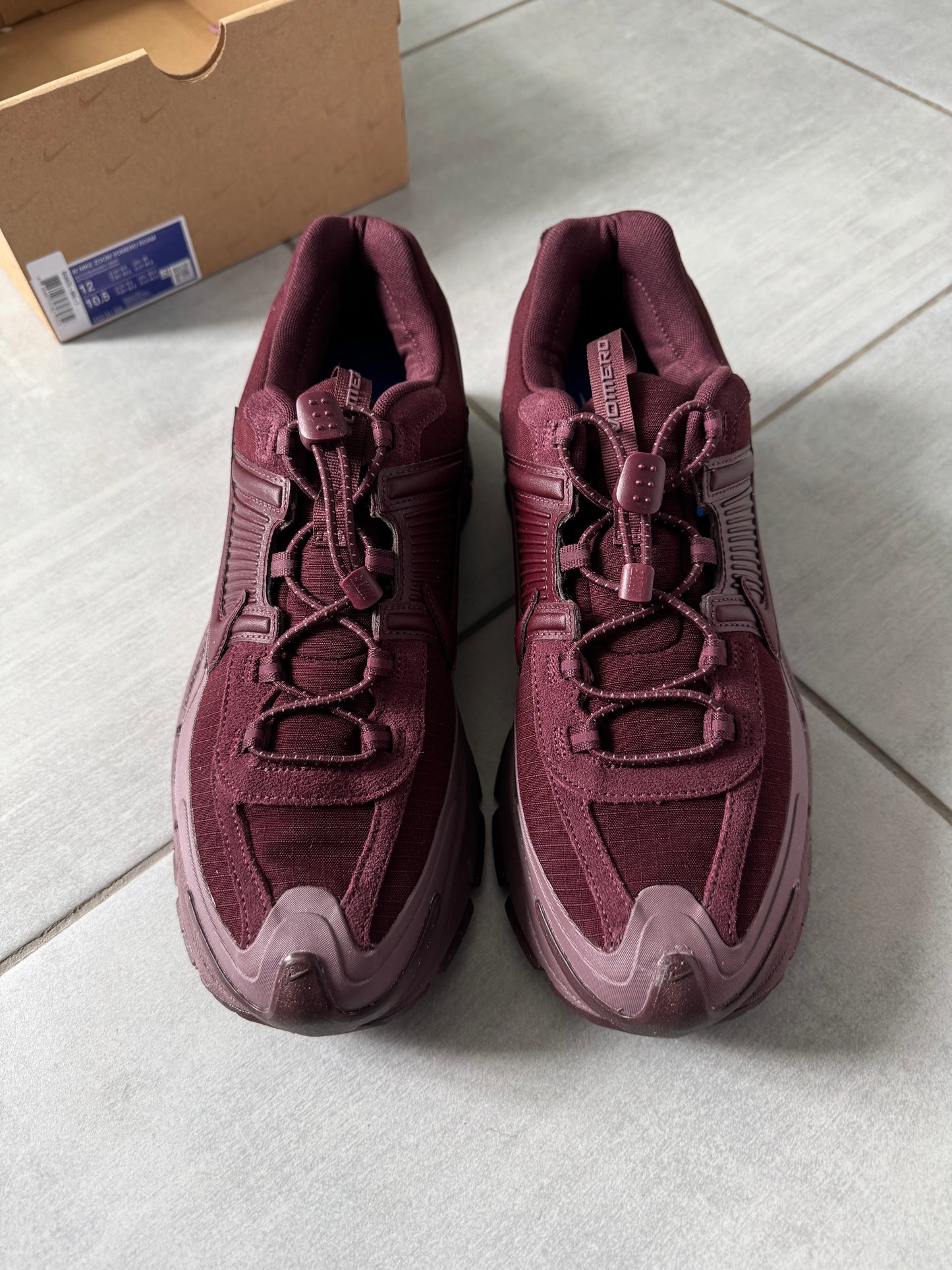 Nike Zoom Vomero Roam Bordo HQ2181-500