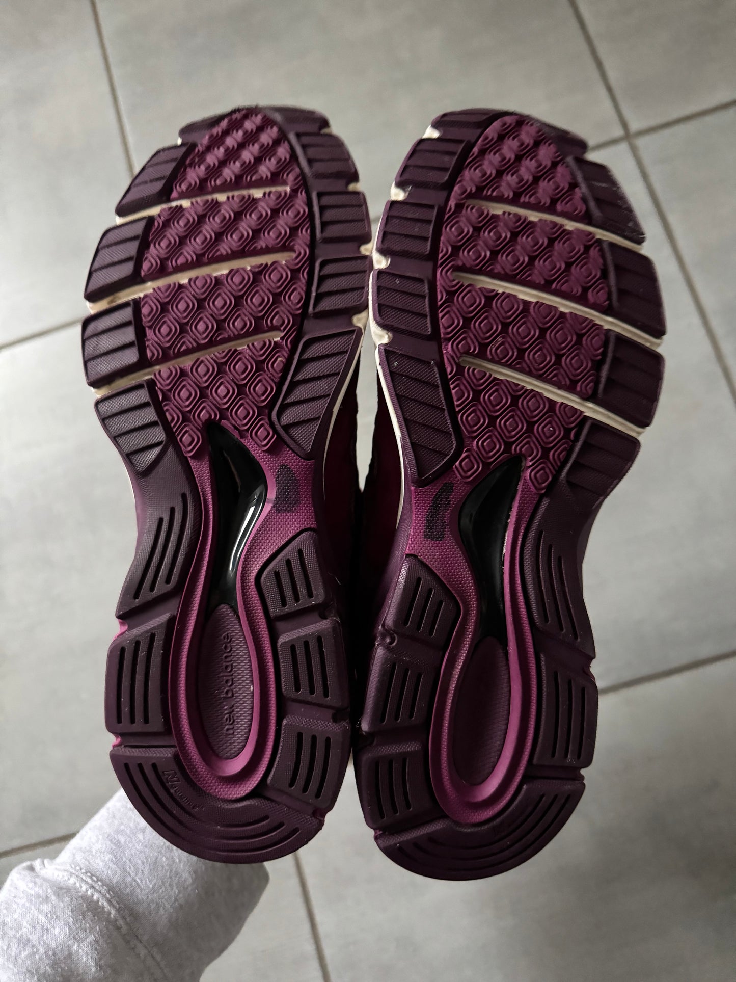 New Balance 990v4 Burgundy