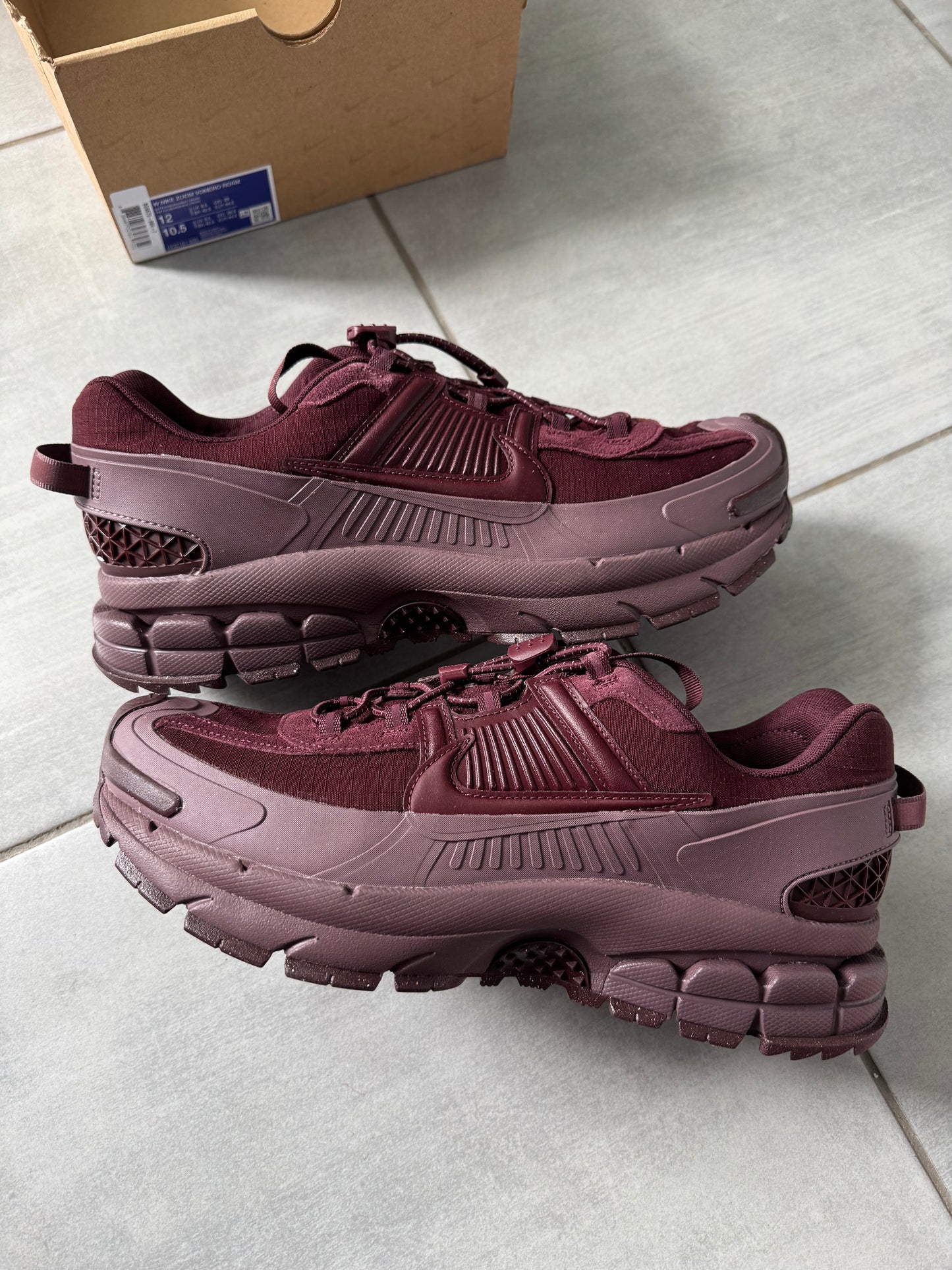 Nike Zoom Vomero Roam Bordo HQ2181-500