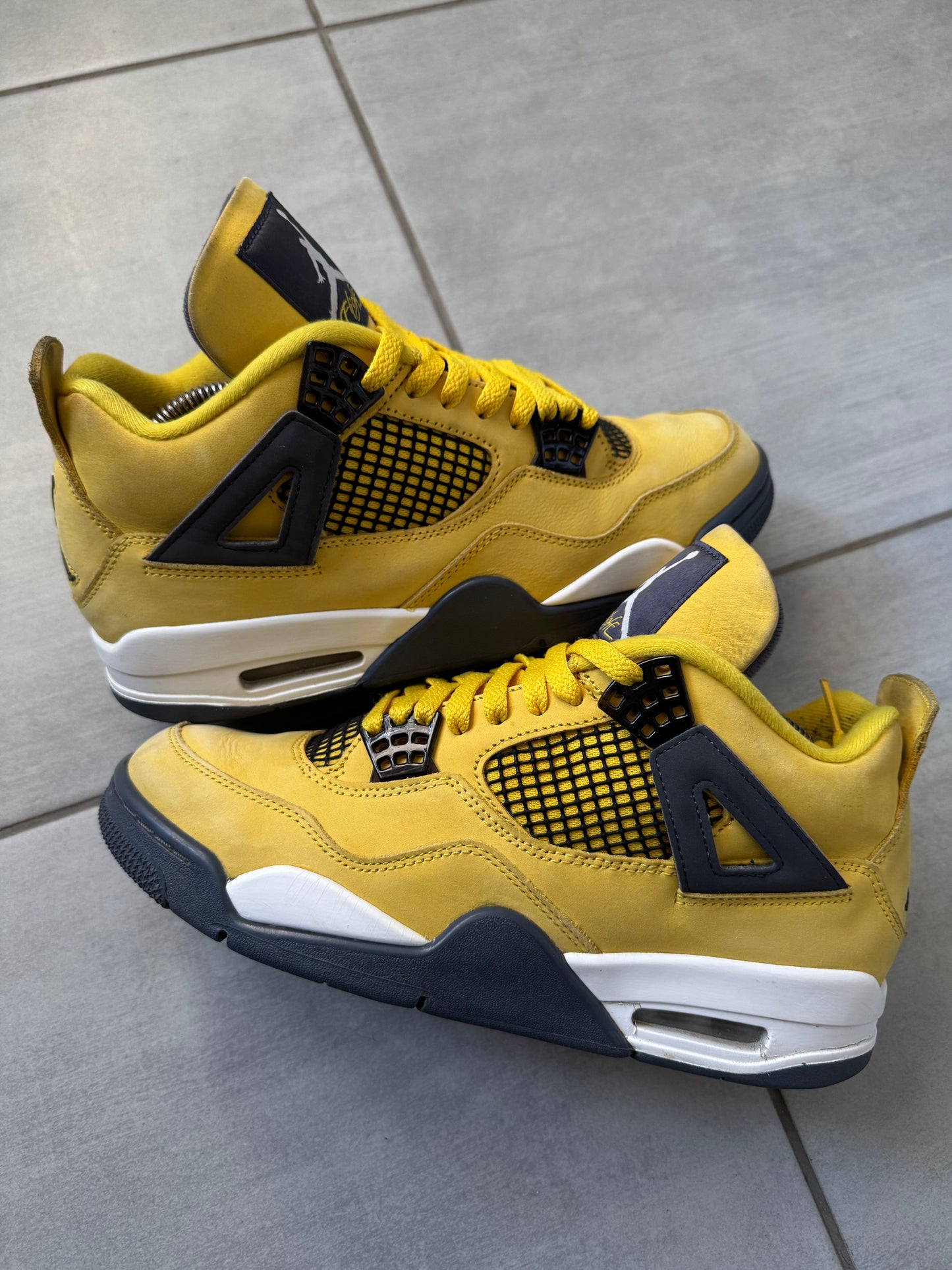 Air Jordan 4 Lightning
