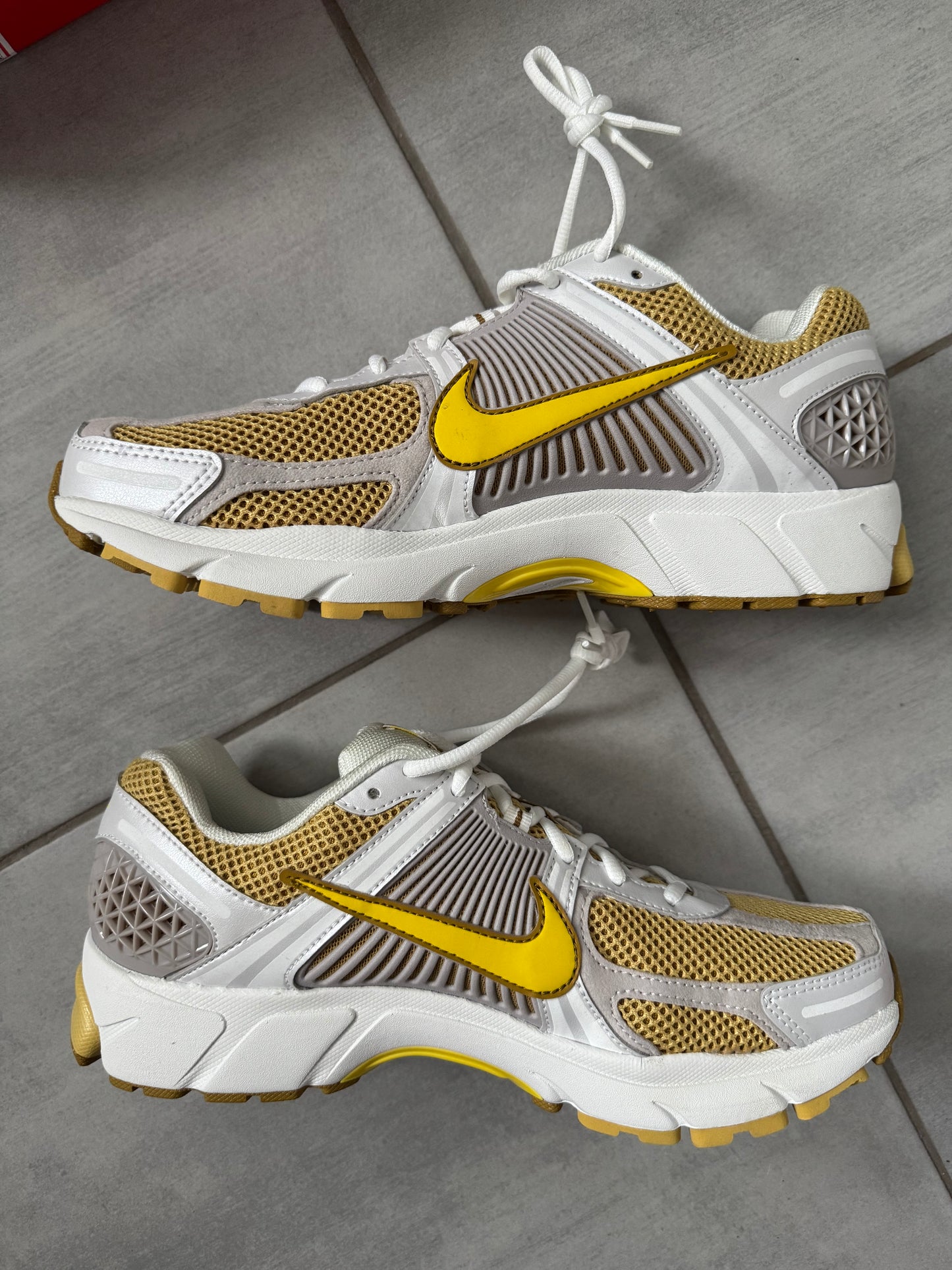 Nike Zoom Vomero 5 Lightning