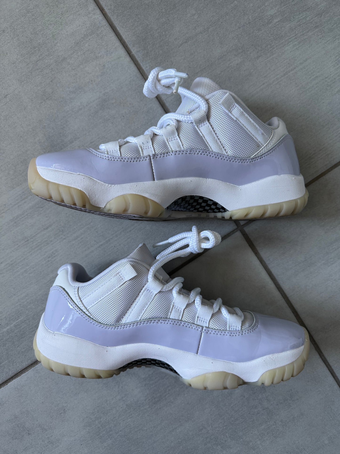Air Jordan 11 Low Pure Violet