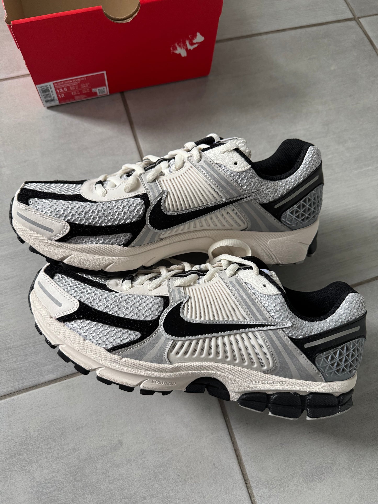 Nike Zoom Vomero 5 Photon Dust