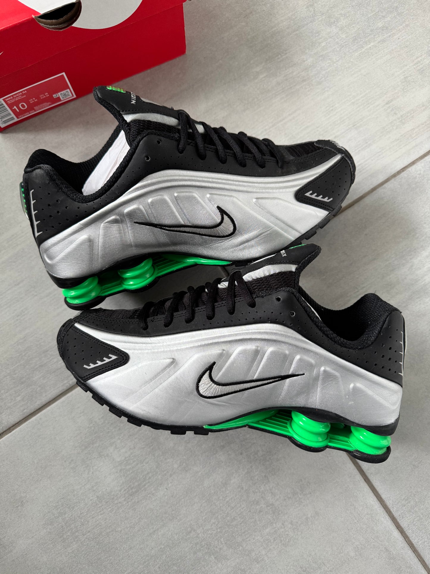 Nike Shox R4 Green HQ1988-006