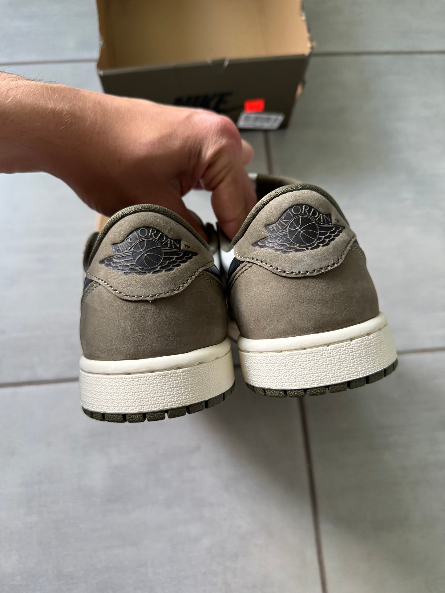 Nike Air Jordan 1 Low OG Medium Olive HQ6998-200