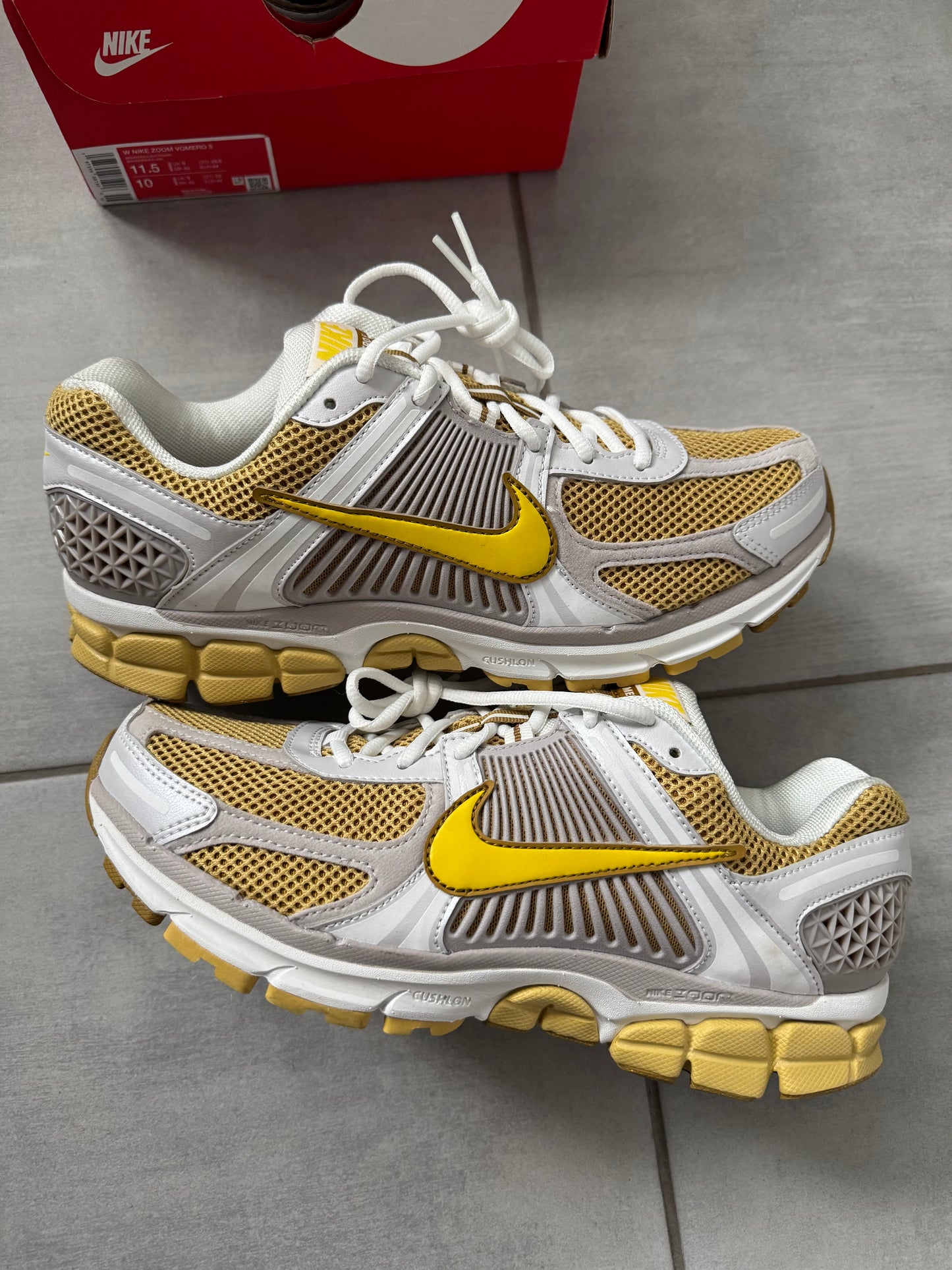 Nike Zoom Vomero 5 Lightning