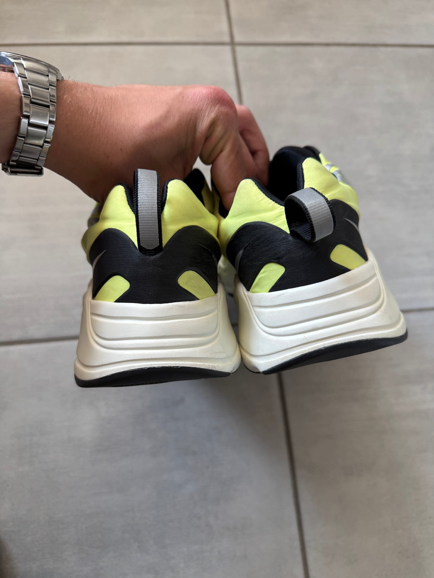 Adidas Yeezy Boost 700 Laceless Phosphor GY2055