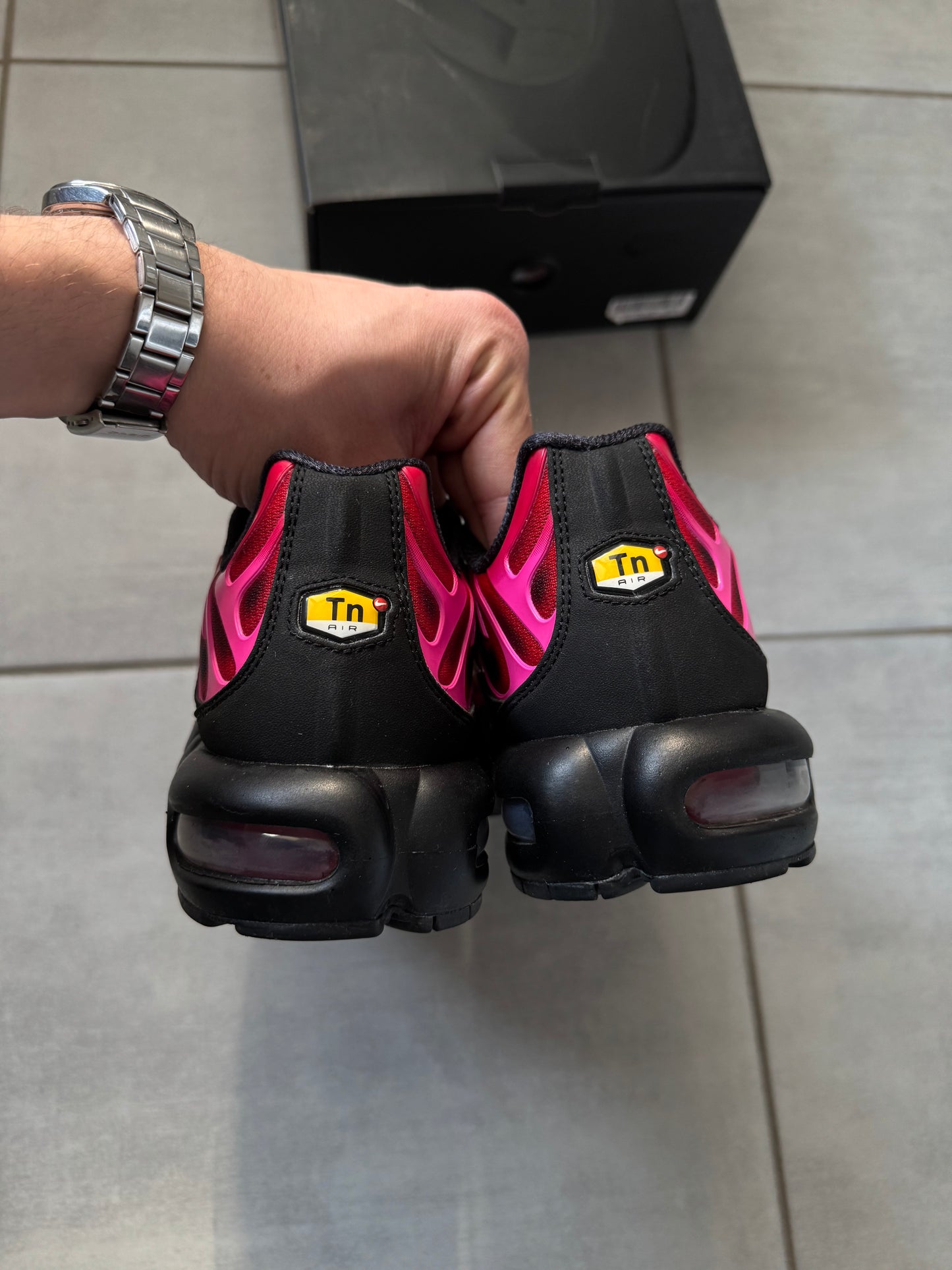 Nike Air Max Plus x Supreme University Red