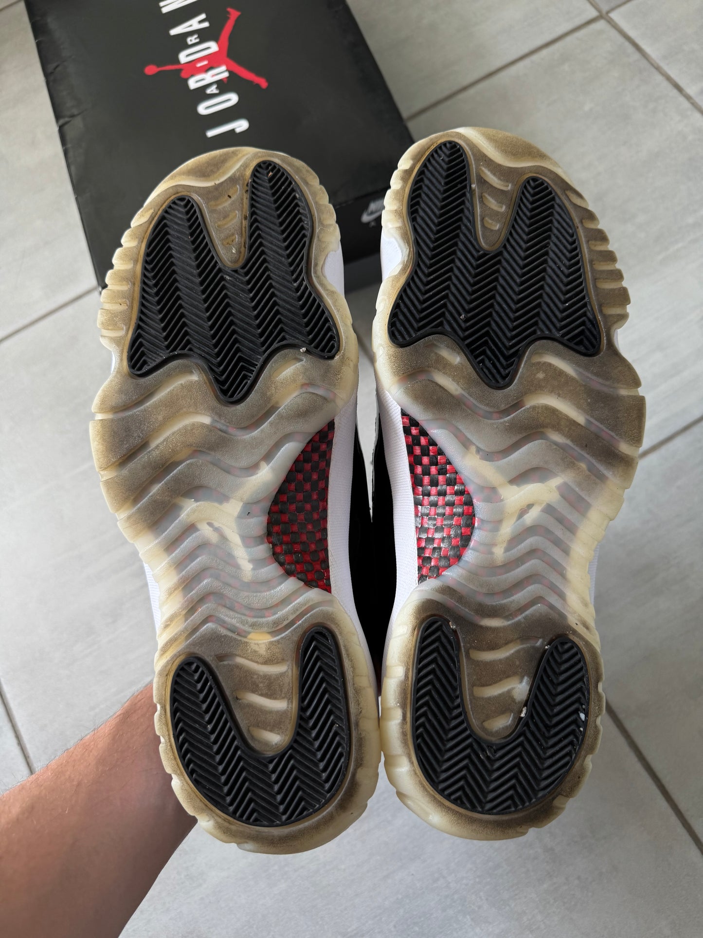 Air Jordan 11 Low 72-10 AV2187-001