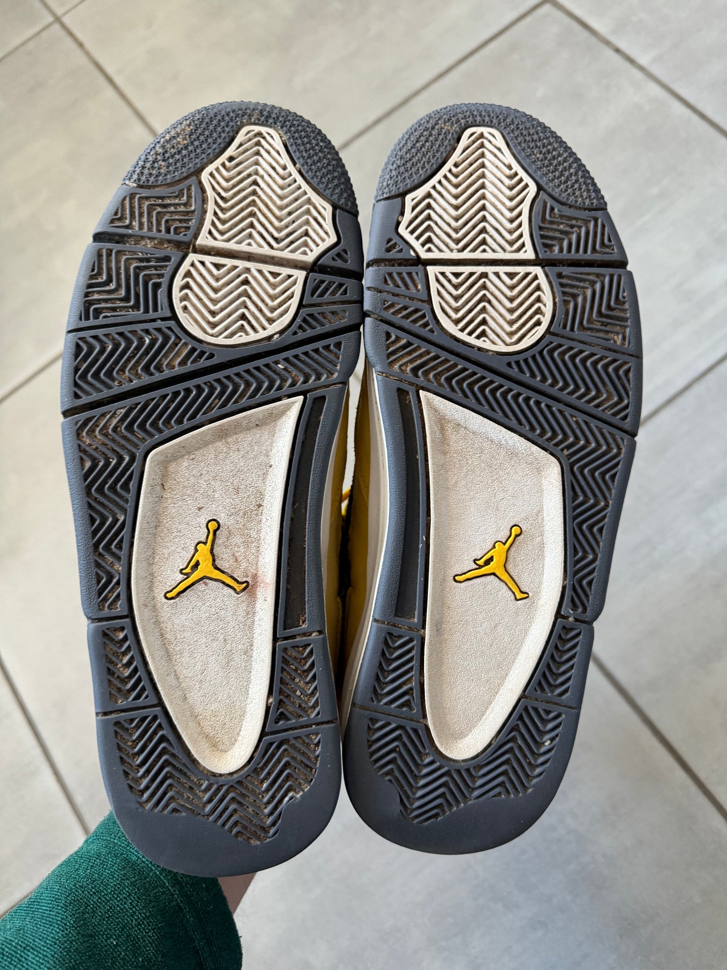 Air Jordan 4 Lightning
