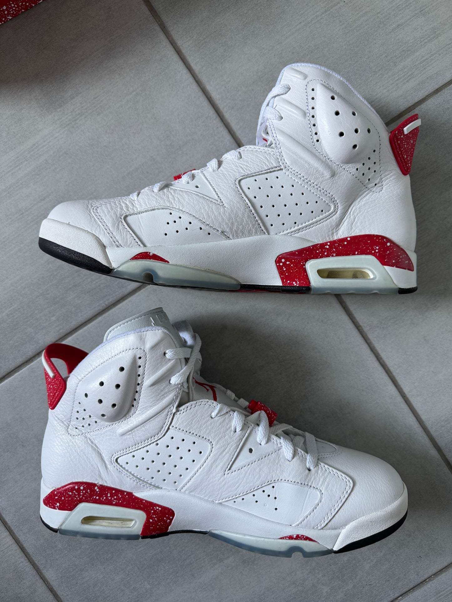Air Jordan 6 Red Oreo