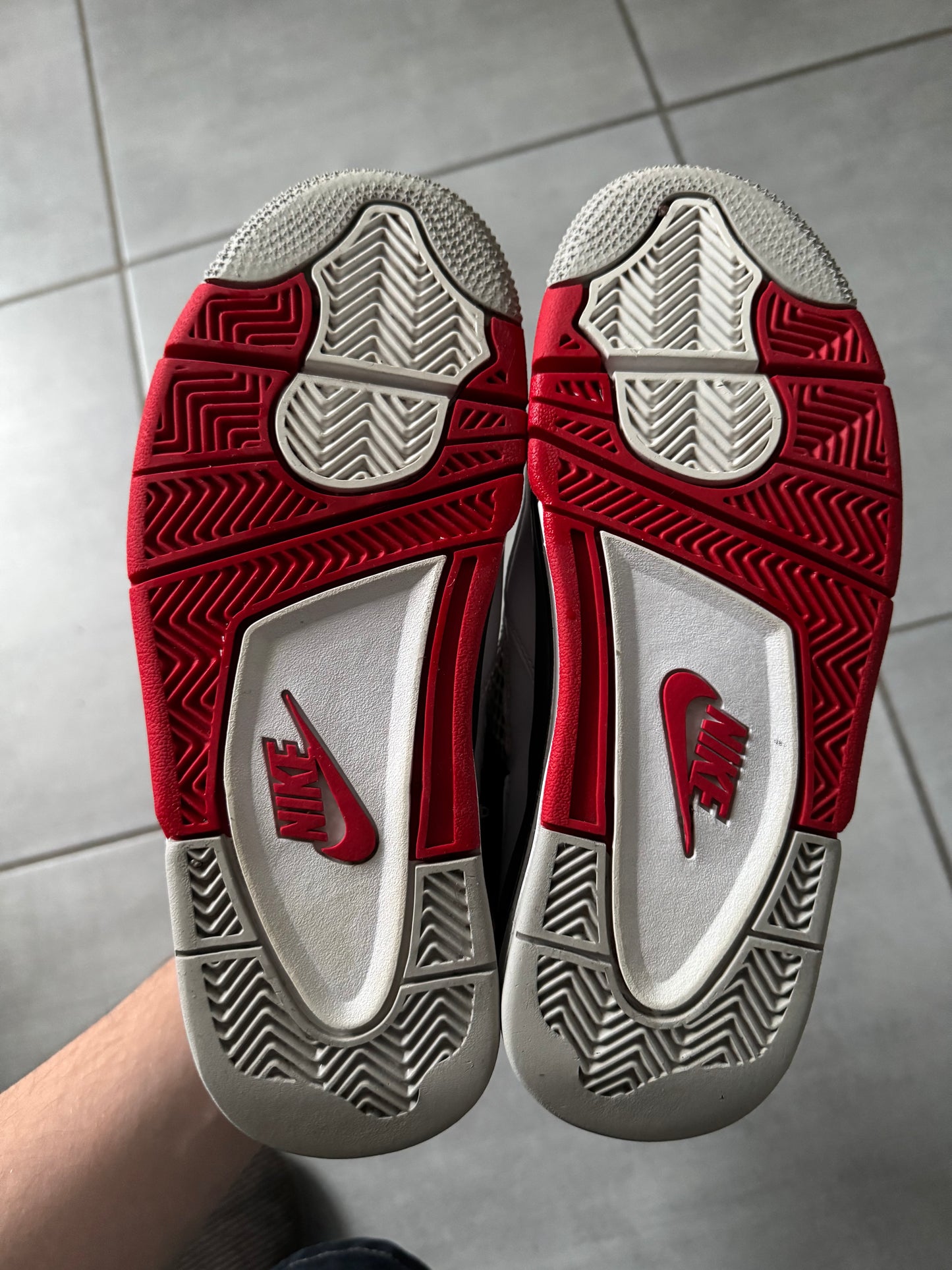 Air Jordan 4 Fire Red