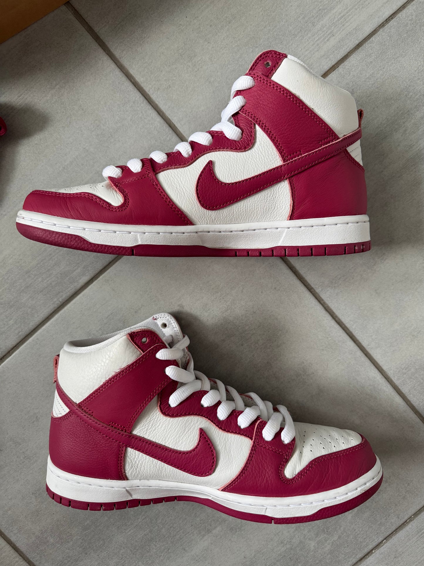 Nike SB Dunk High Sweet Beat