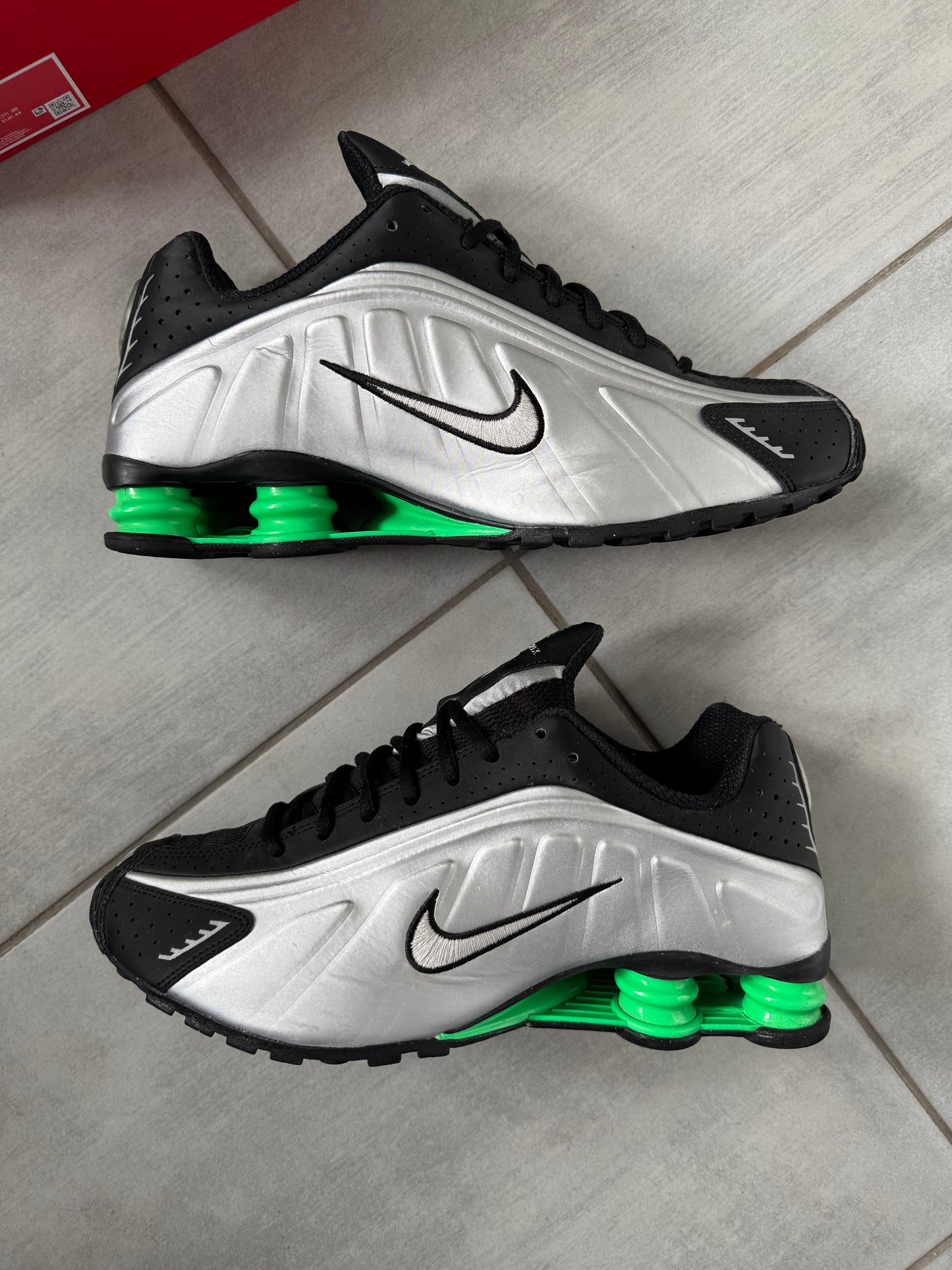 Nike Shox R4 Green HQ1988-006
