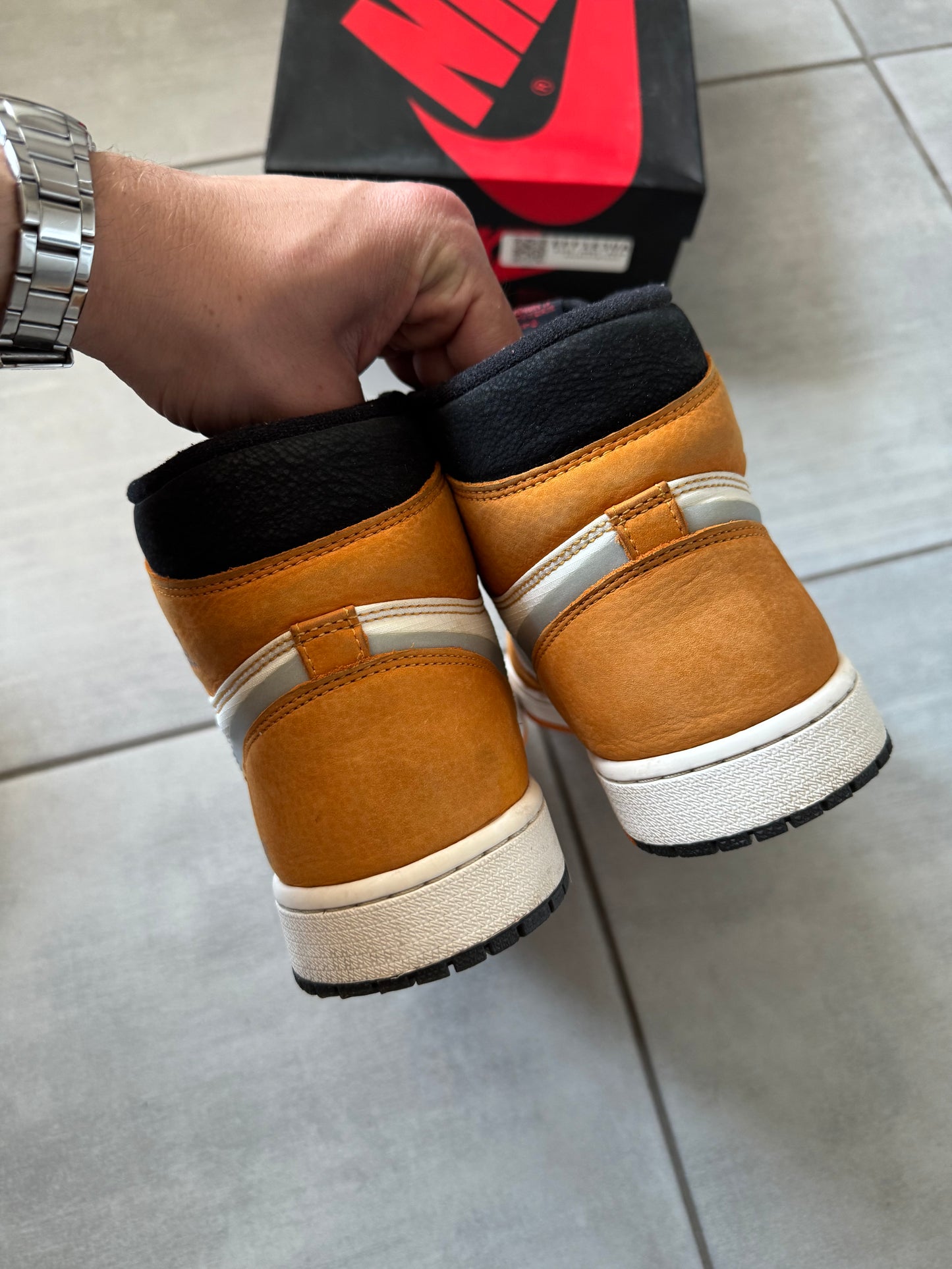 Nike Air Jordan 1 High Gore-Tex Light Curry DB2889-700