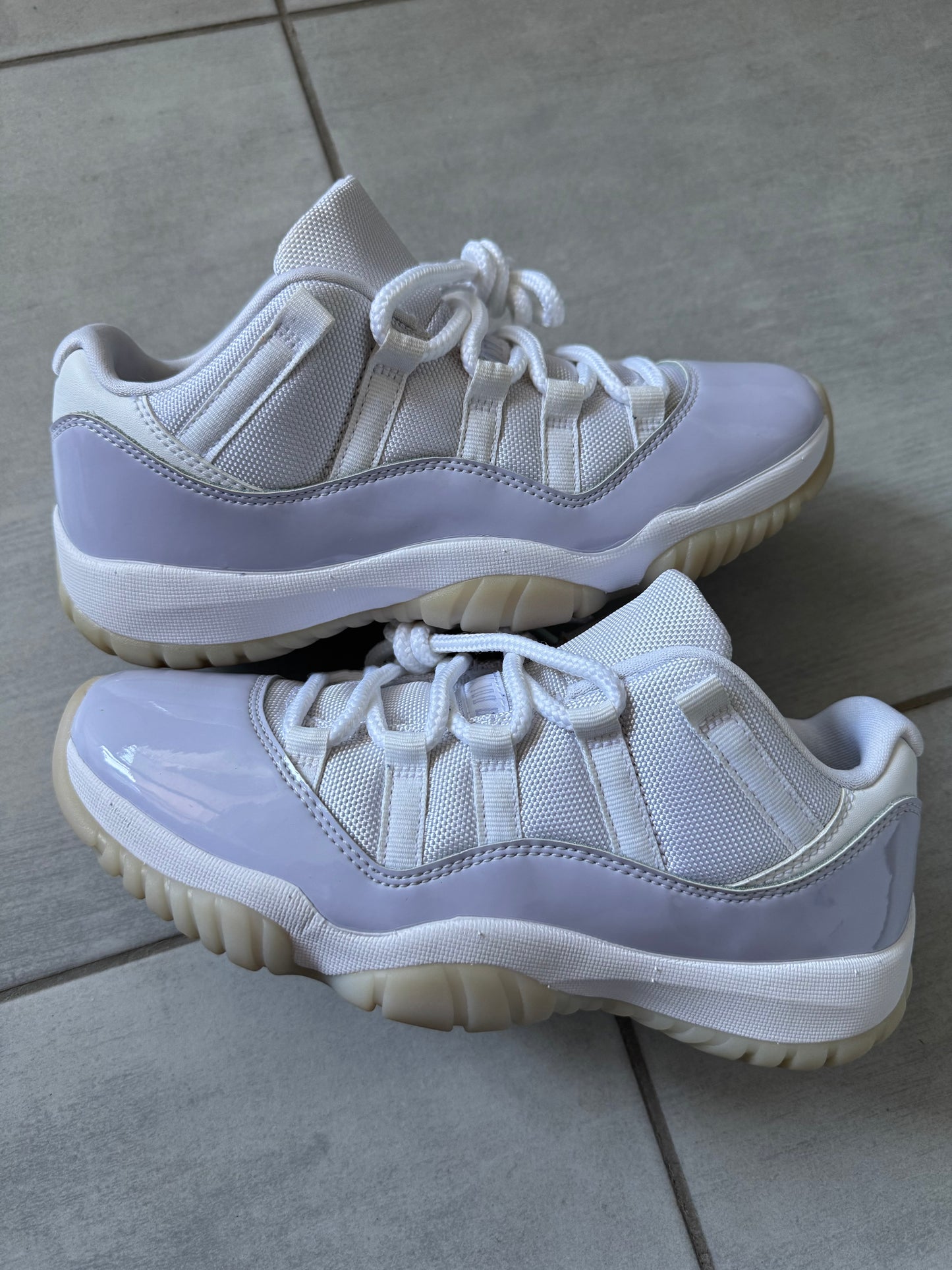 Air Jordan 11 Low Pure Violet