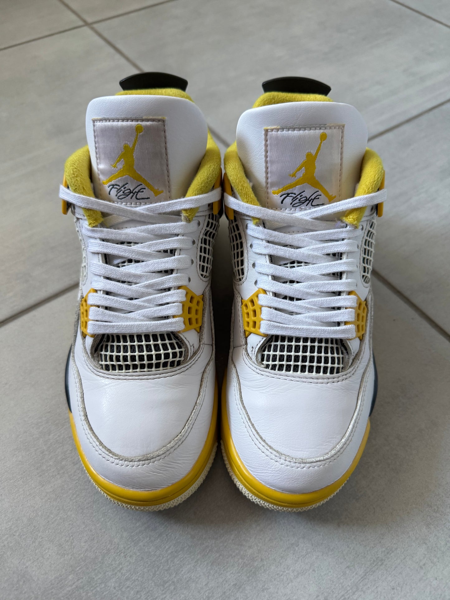 Air Jordan 4 Vivid Sulphur