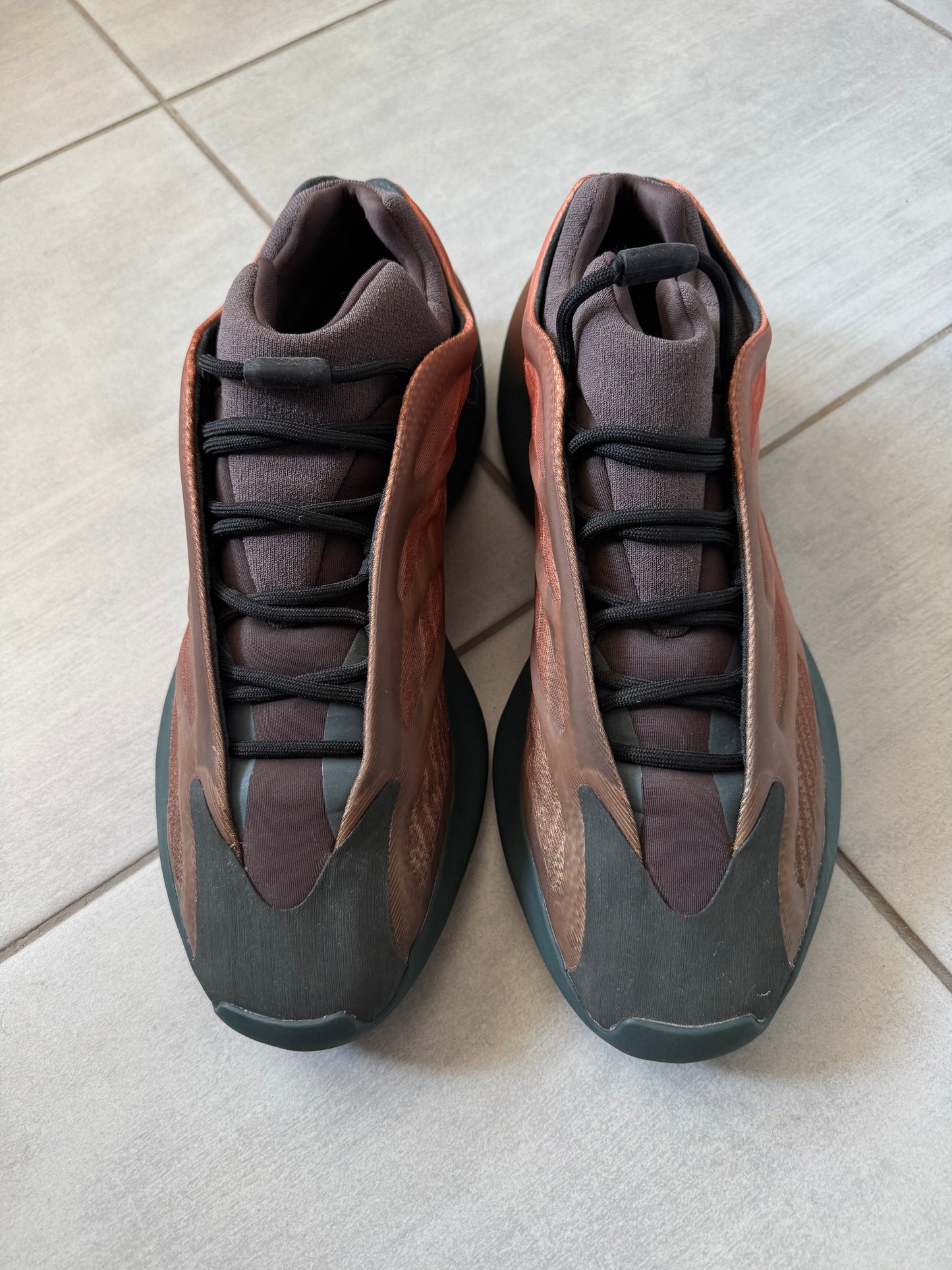 Adidas Yeezy 700 V3 Copper Fade GY4109