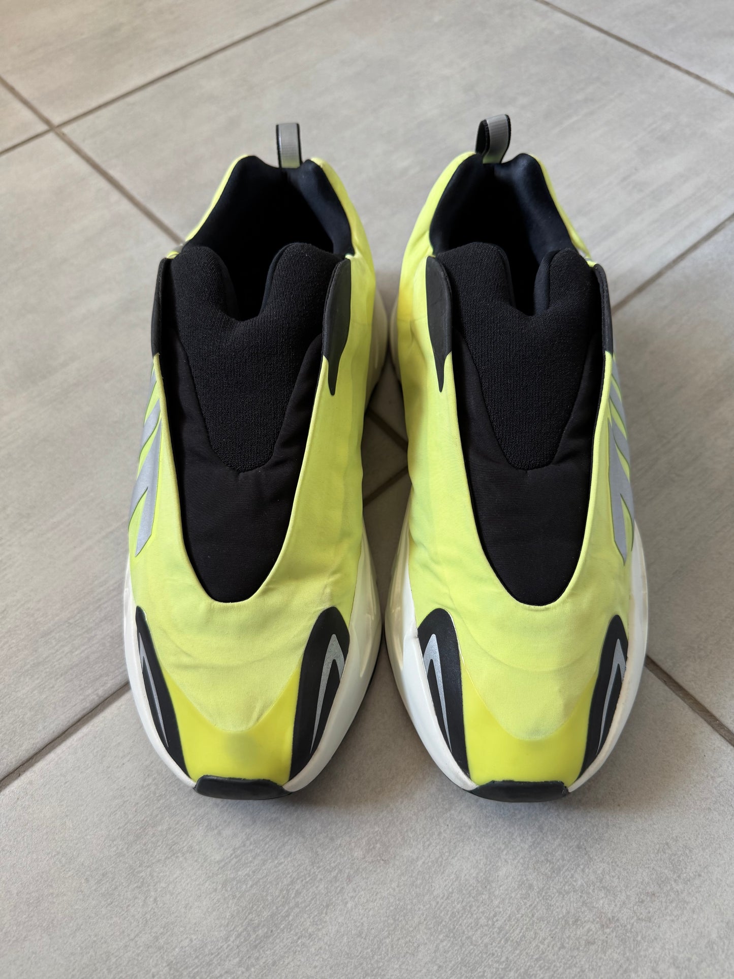Adidas Yeezy Boost 700 Laceless Phosphor GY2055