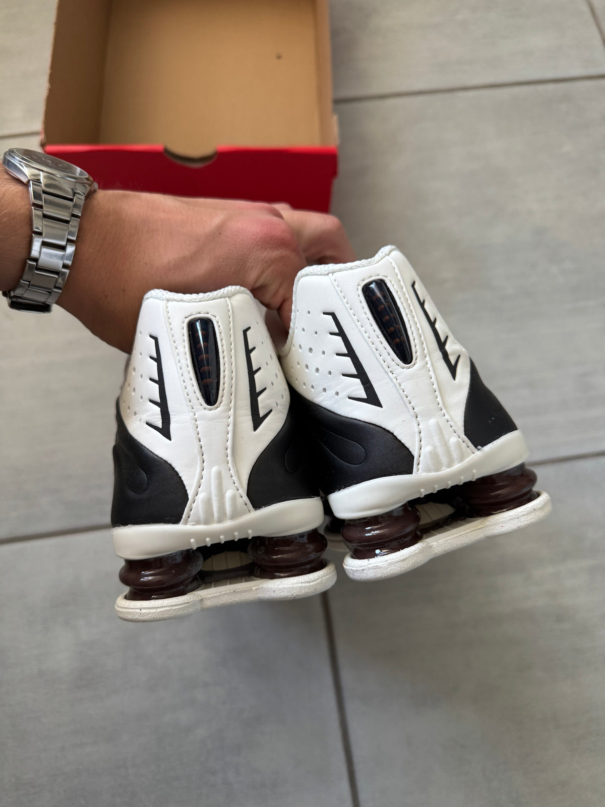 43 | Nike Shox R4 Sail Fauna Brown AR3565-104