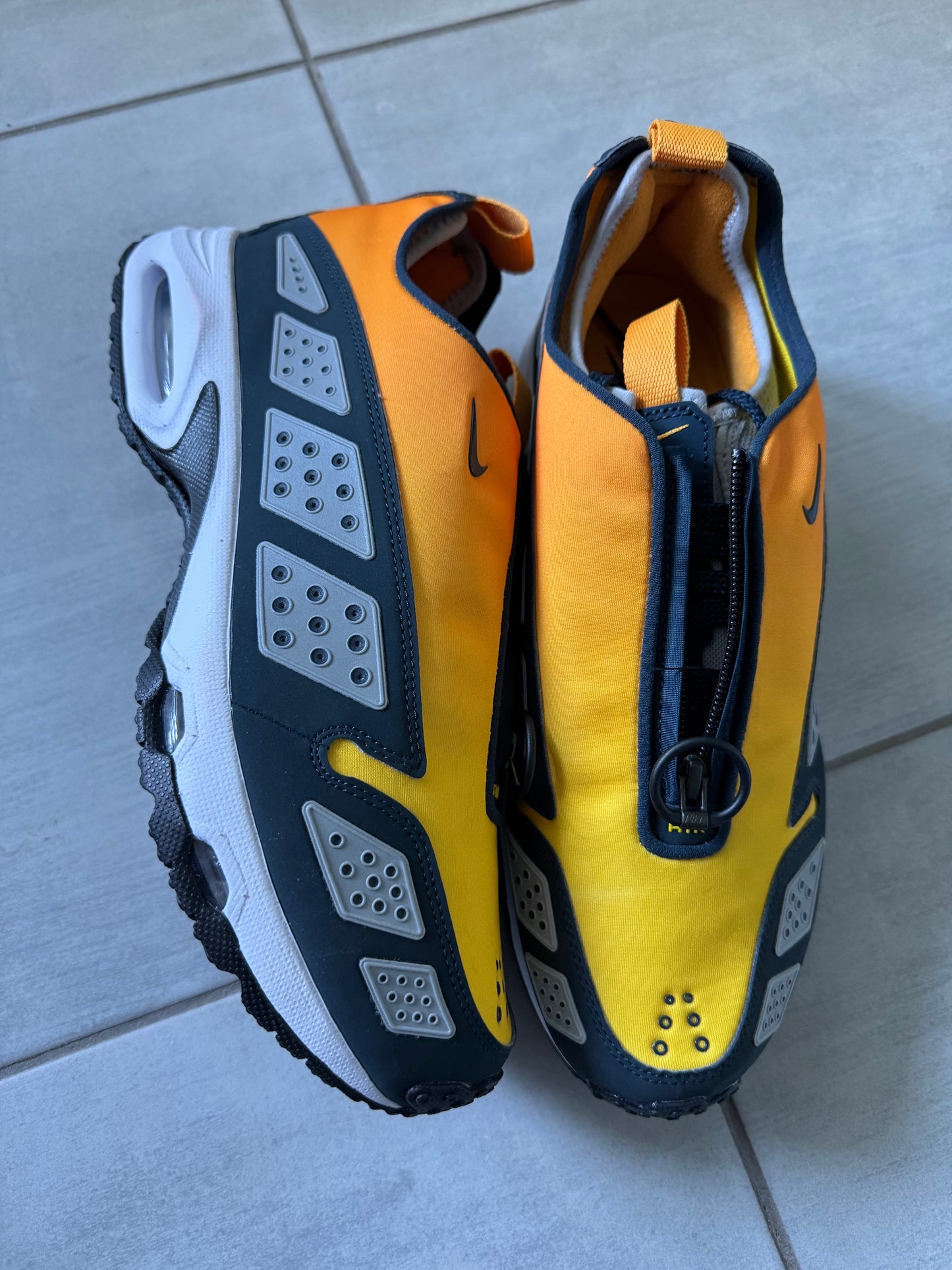 Nike Air Max Sunder Canyon Gold HJ8080-700