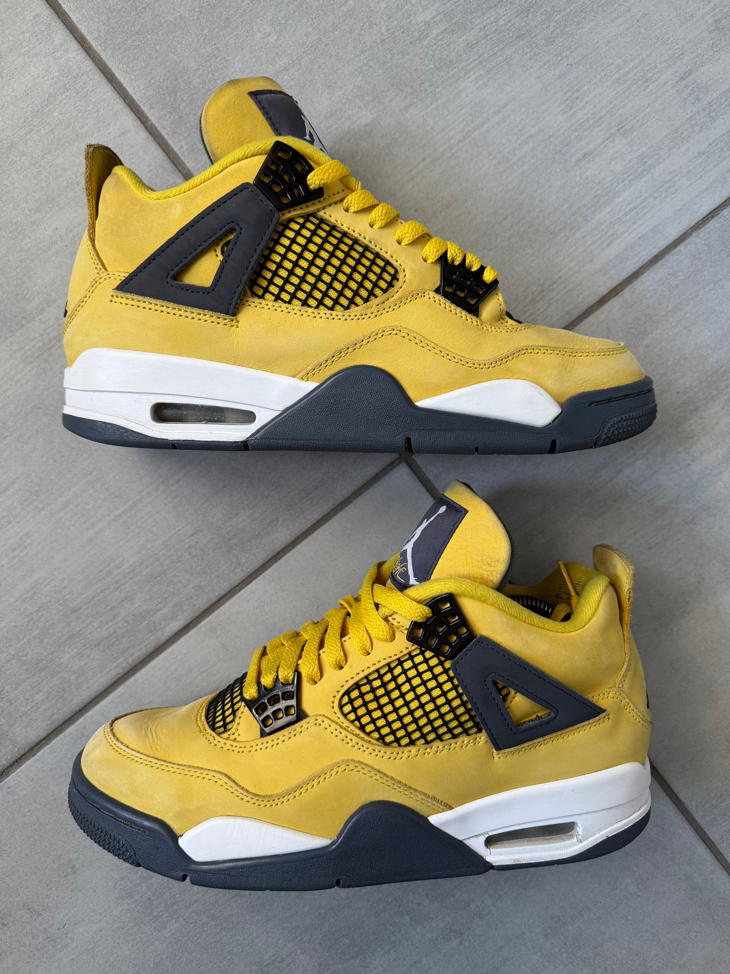 Air Jordan 4 Lightning