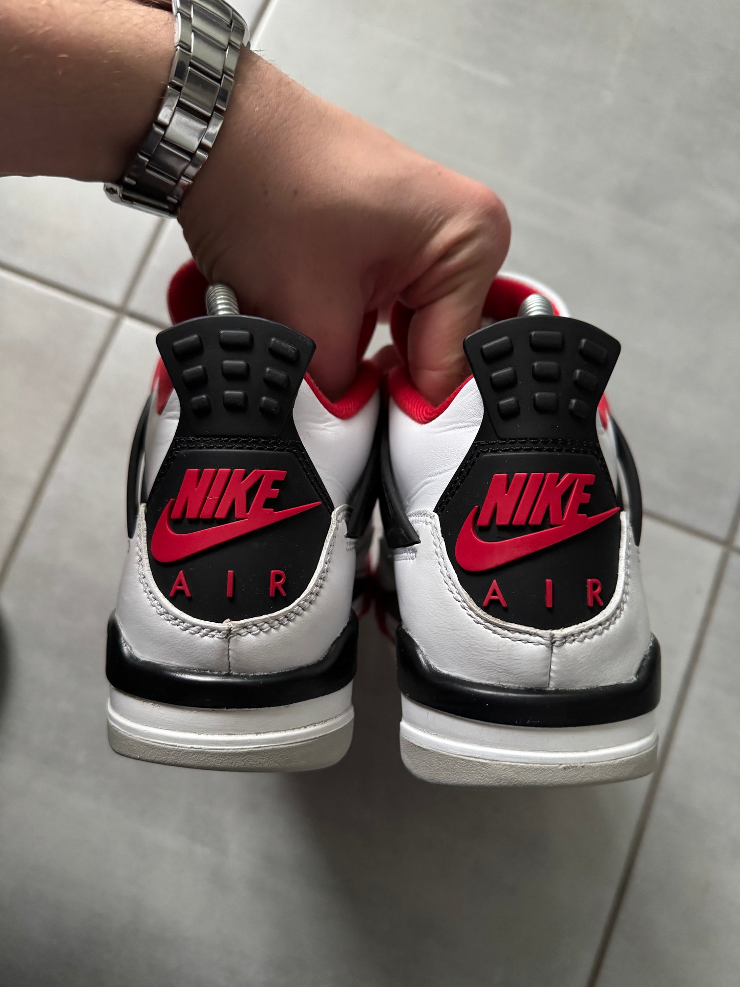 Air Jordan 4 Fire Red