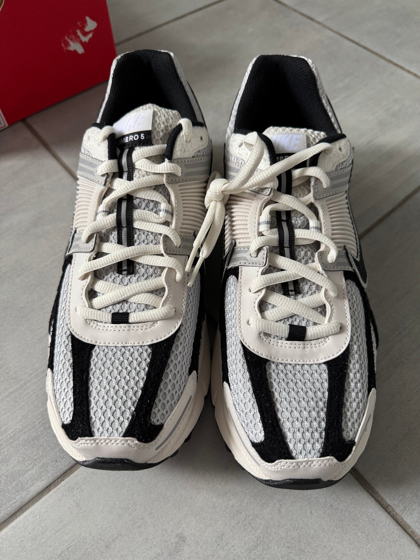 Nike Zoom Vomero 5 Photon Dust