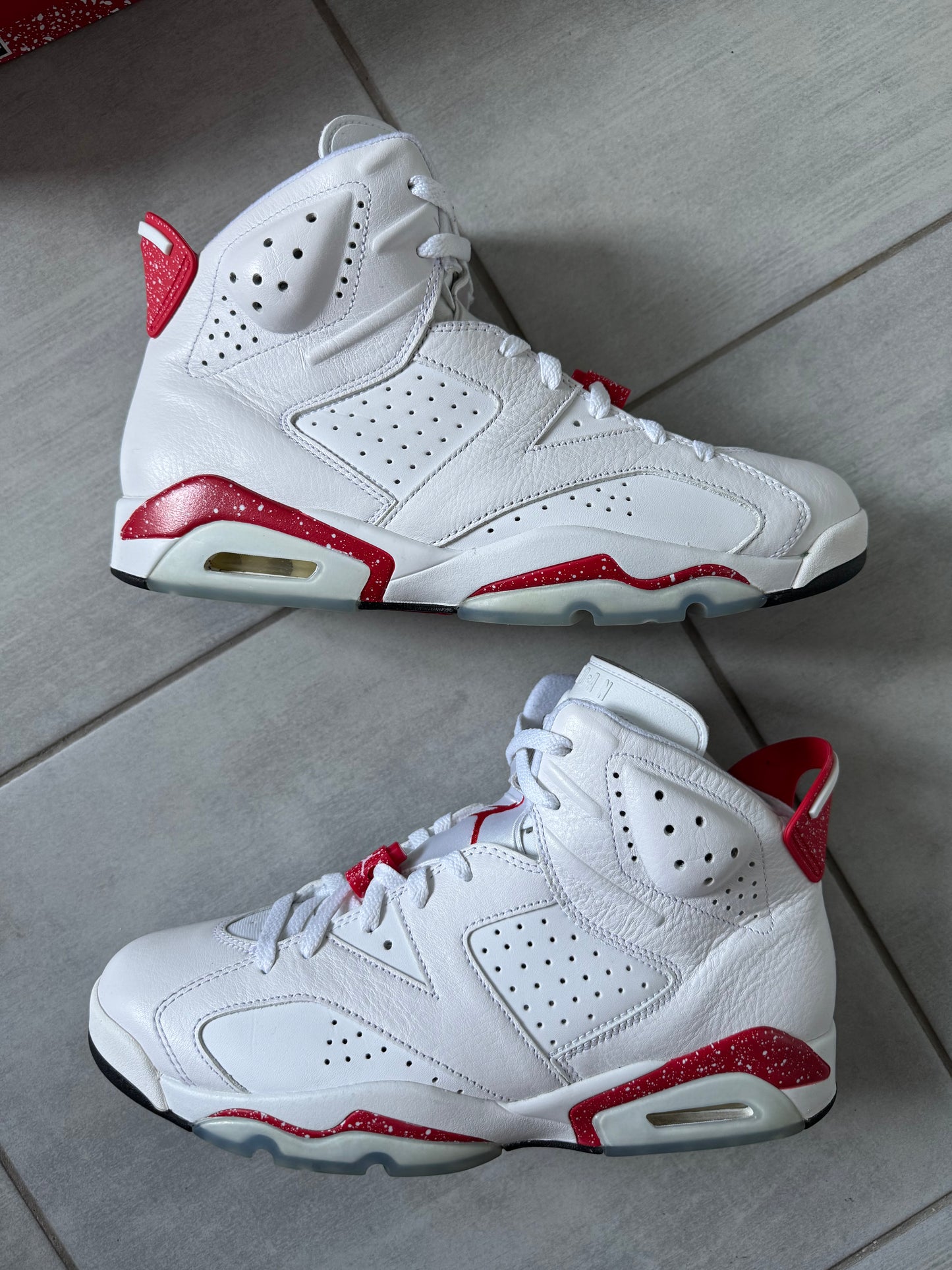 Air Jordan 6 Red Oreo