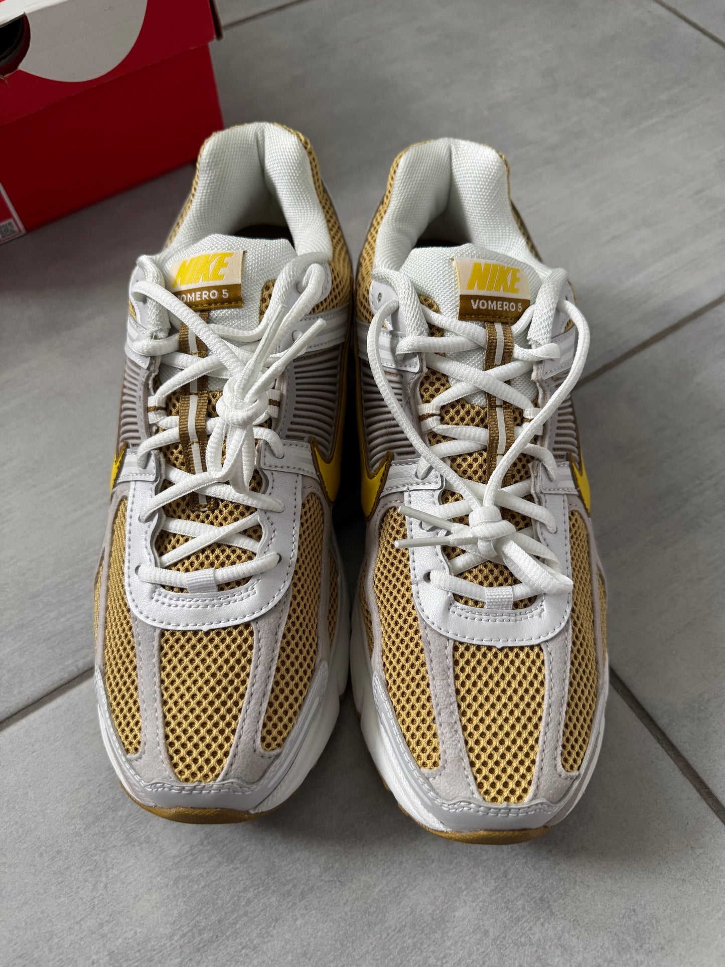 Nike Zoom Vomero 5 Lightning
