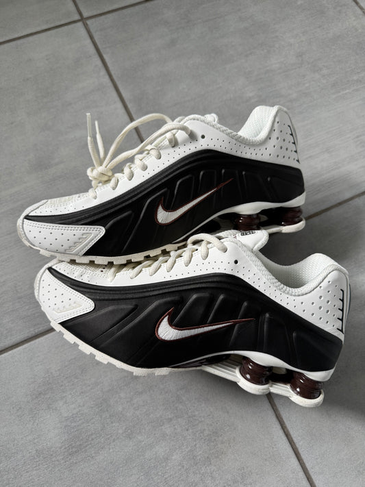 Nike Shox R4 Sail Fauna AR3565-104