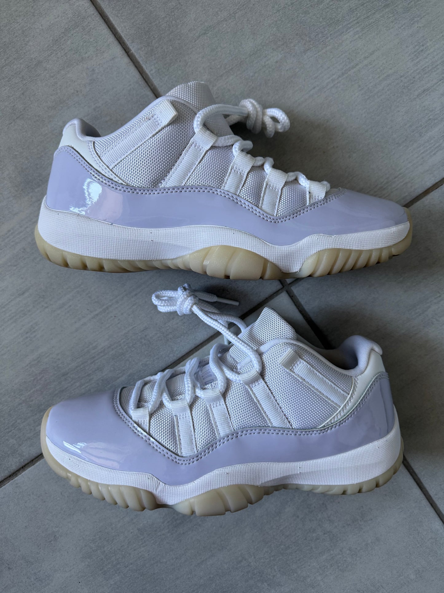 Air Jordan 11 Low Pure Violet